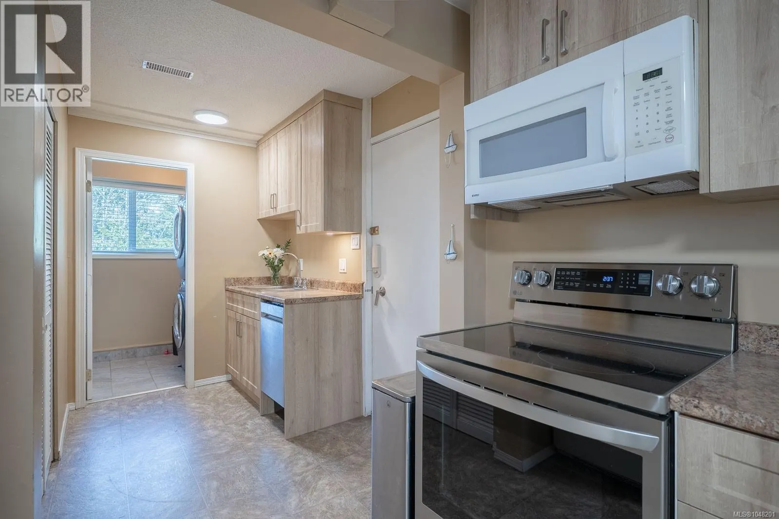 3583 Hammond Bay Rd