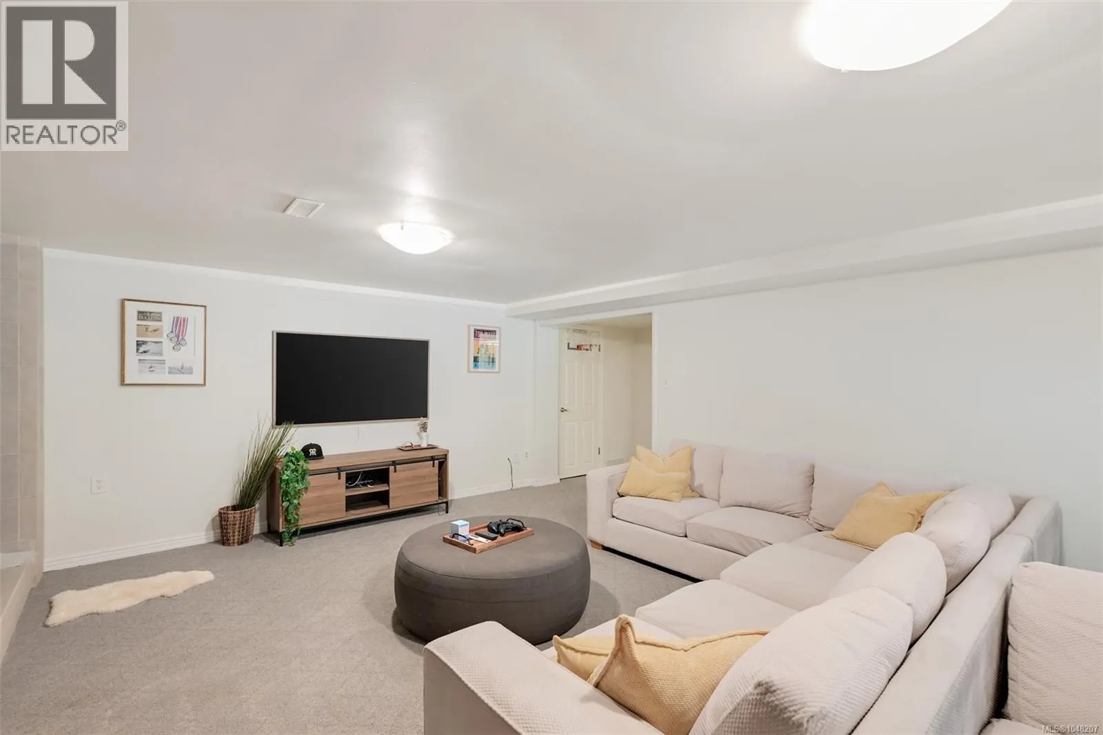 3055 Beach Dr