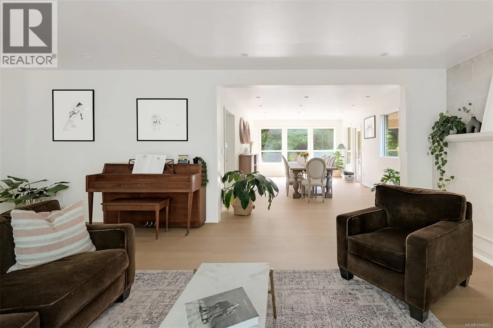 3055 Beach Dr