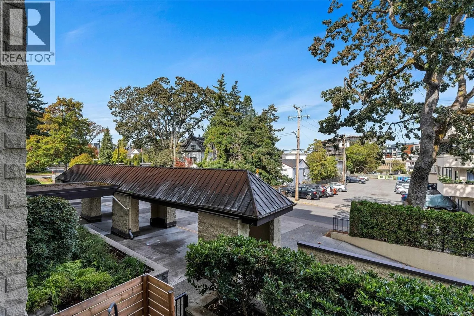 206 1745 Leighton Rd