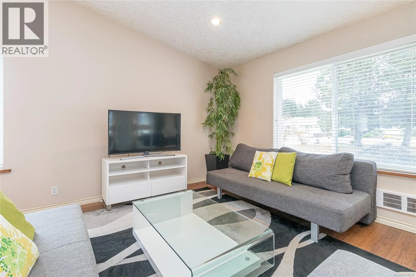 3043 Raymur Pl