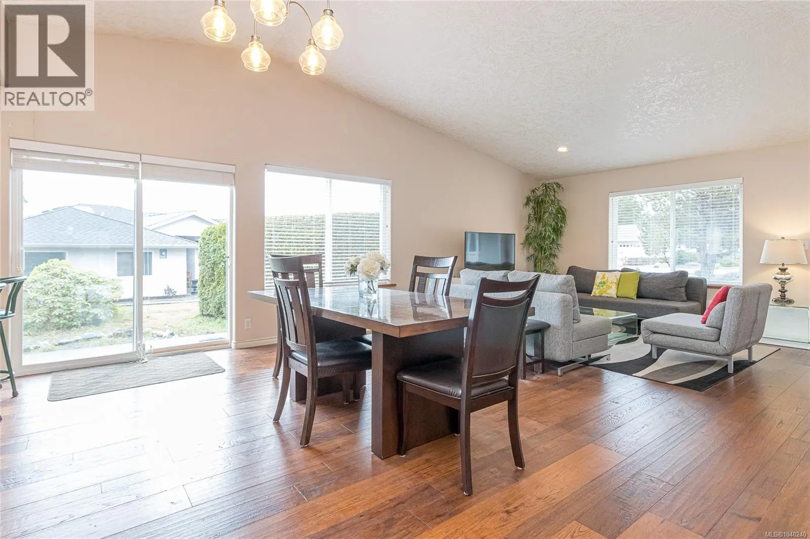 3043 Raymur Pl