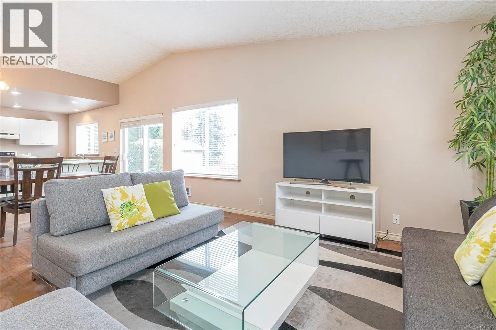 3043 Raymur Pl