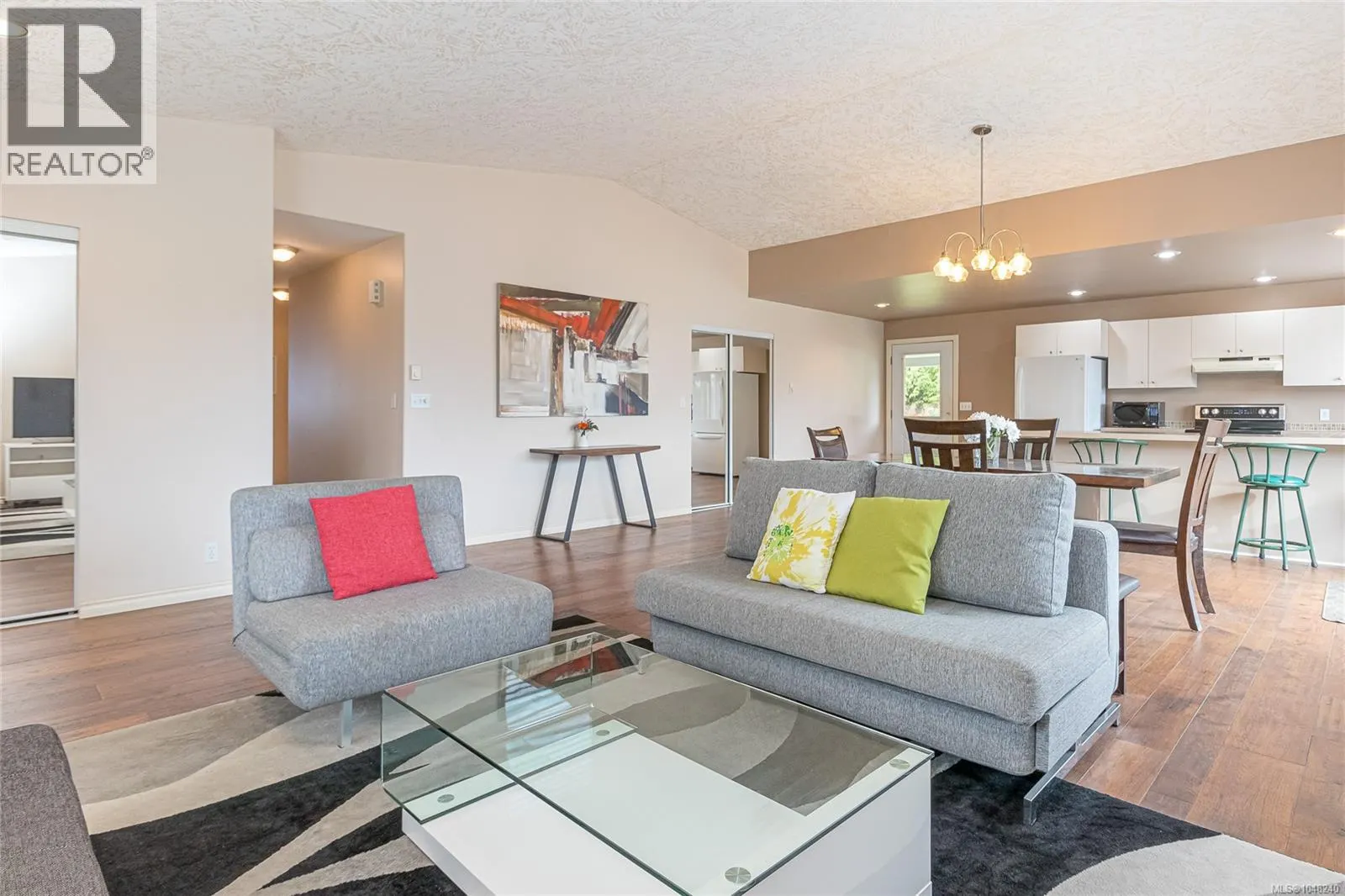 3043 Raymur Pl