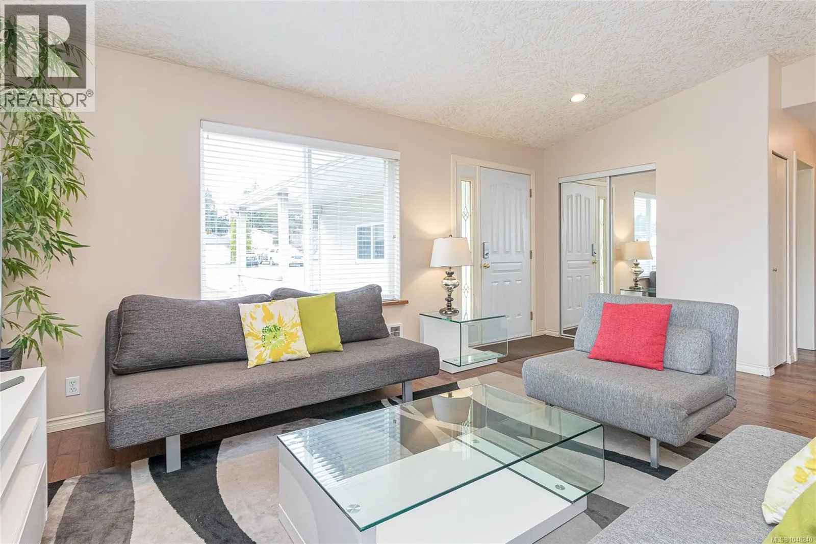 3043 Raymur Pl