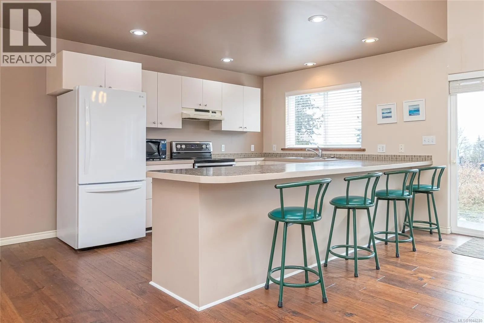 3043 Raymur Pl
