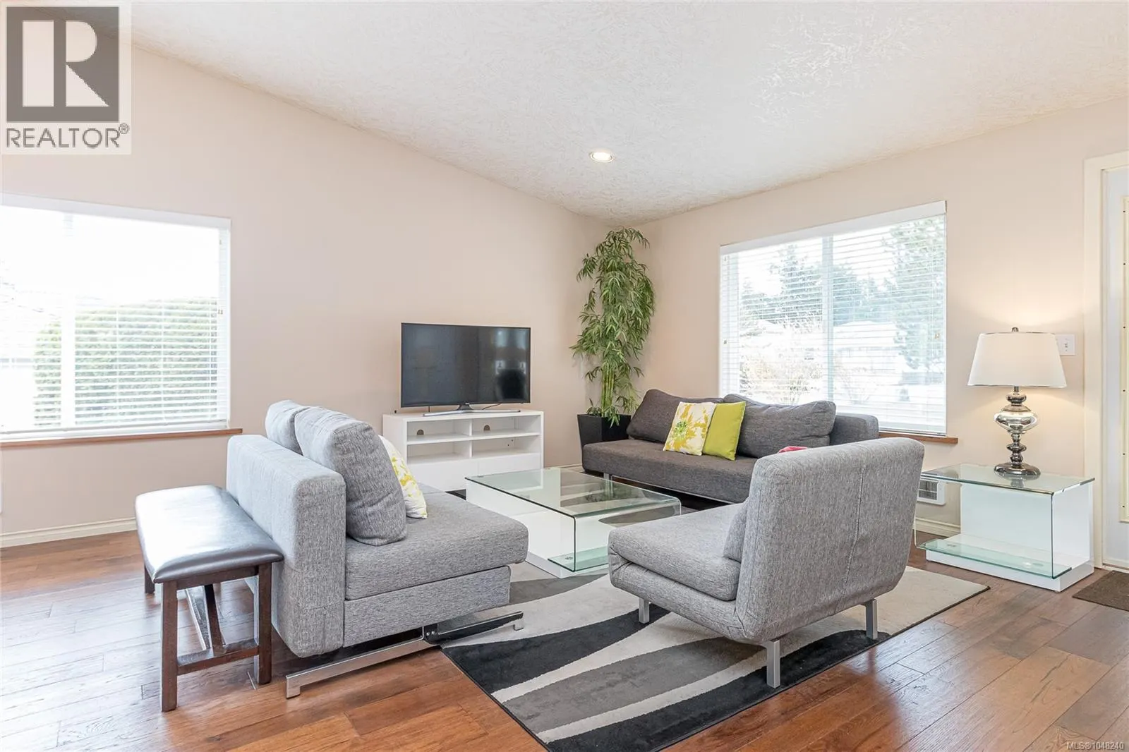 3043 Raymur Pl