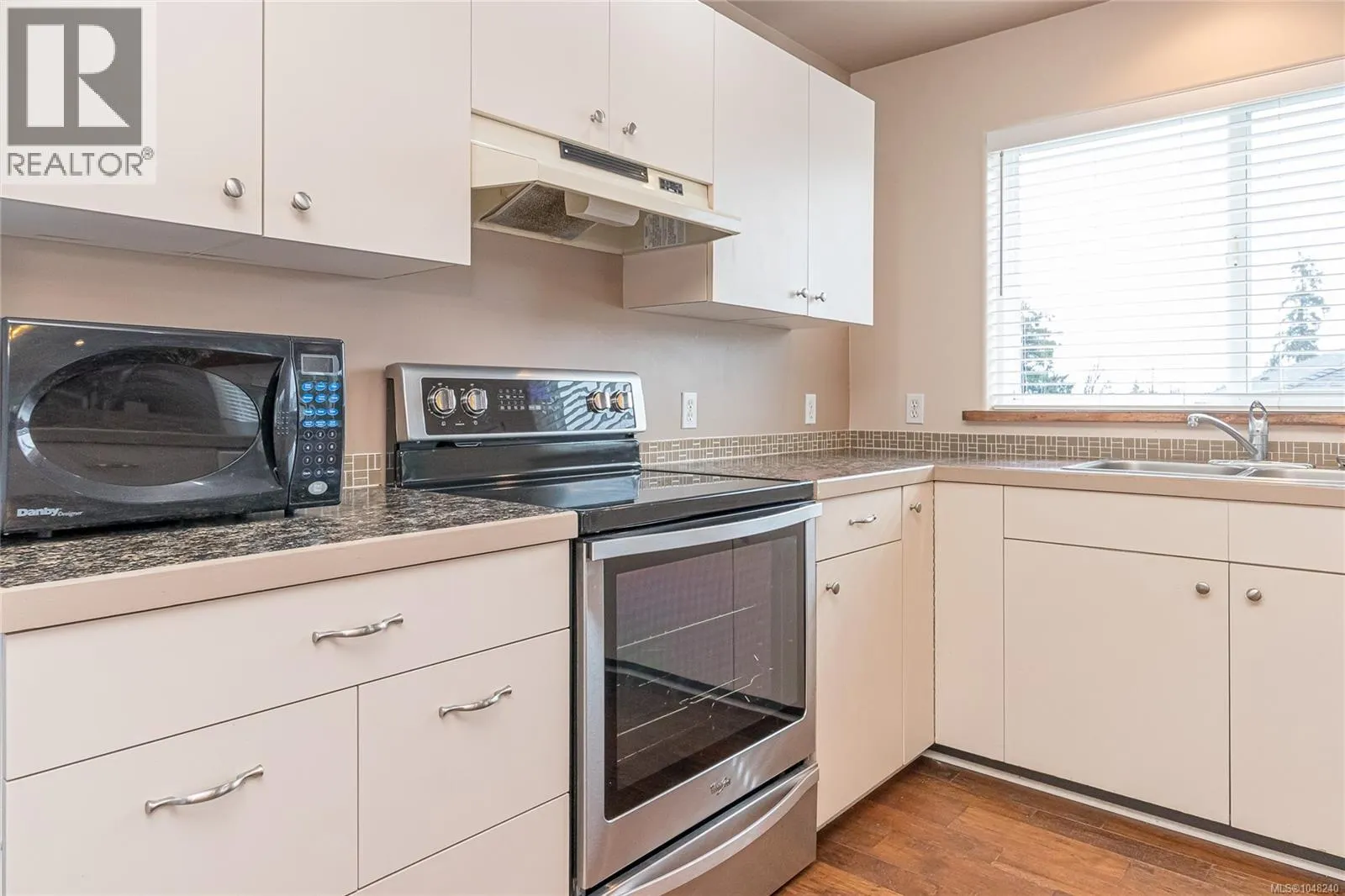 3043 Raymur Pl