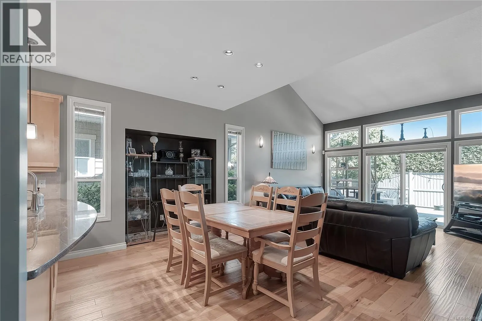 6104 Avery Lane
