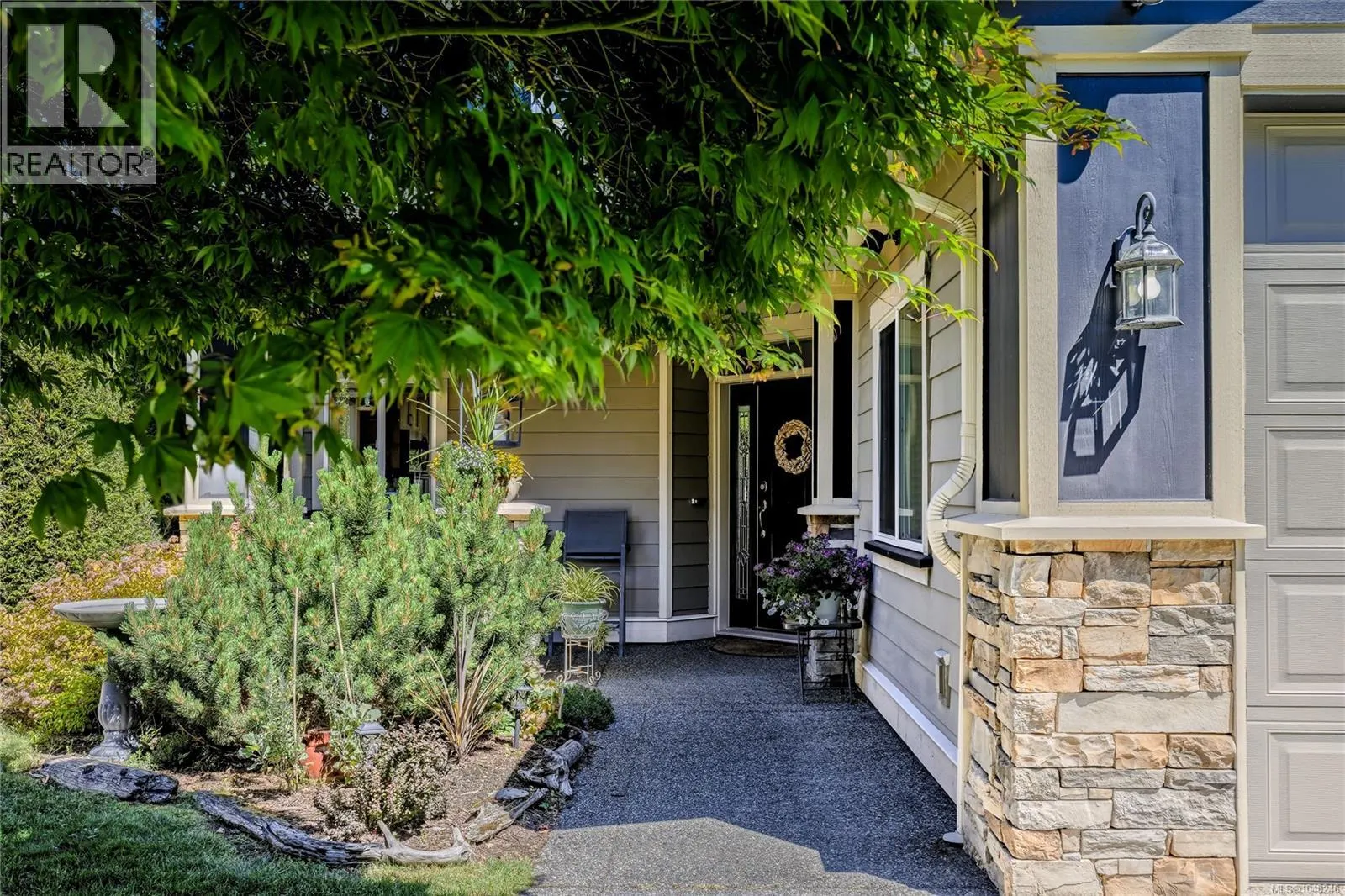 6104 Avery Lane