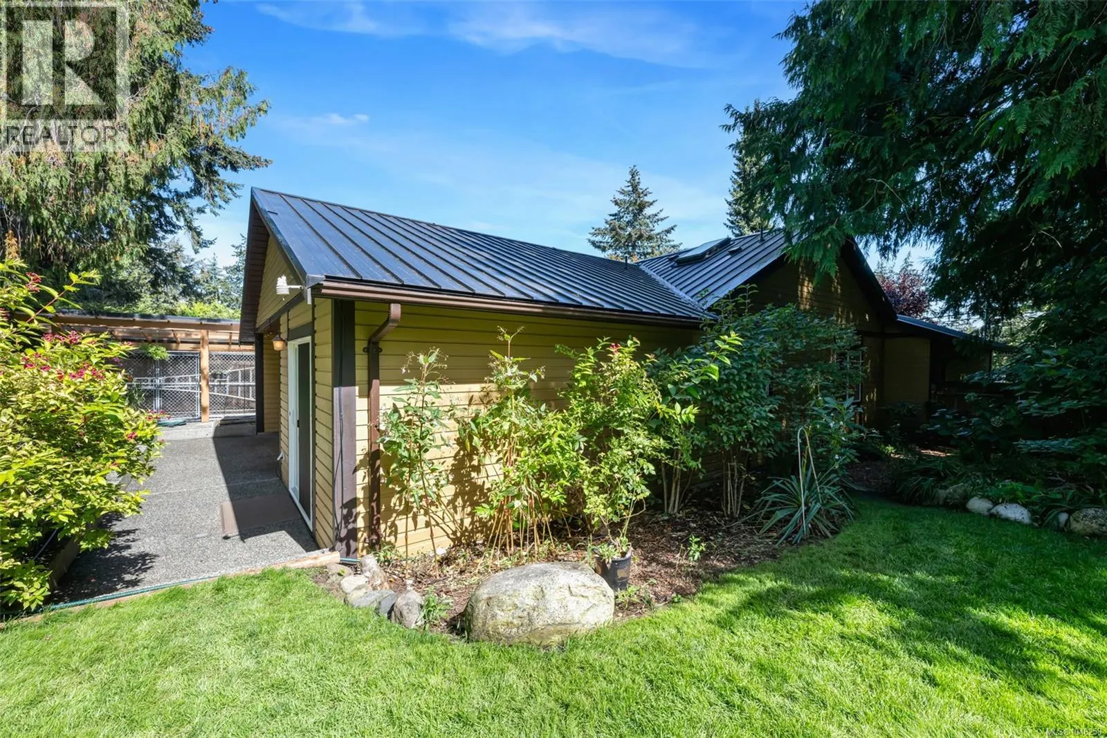 3334 Wishart Pl