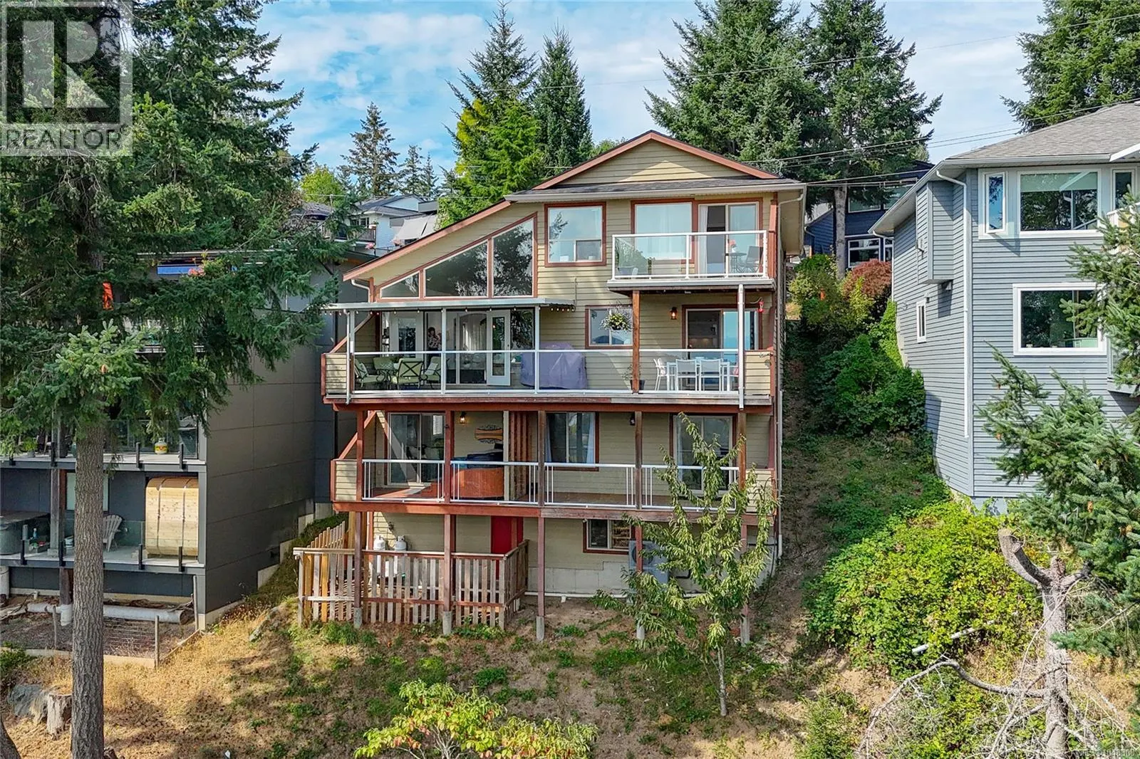 150 Rainbow Cres