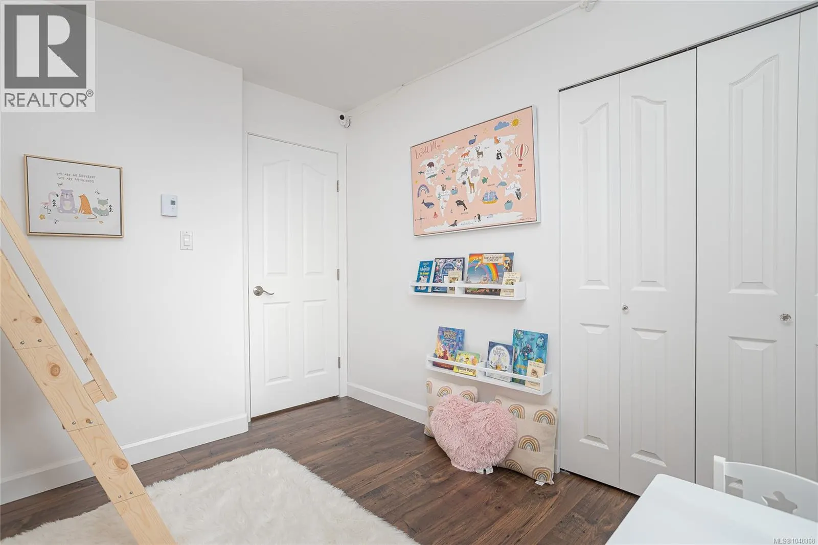 150 Rainbow Cres