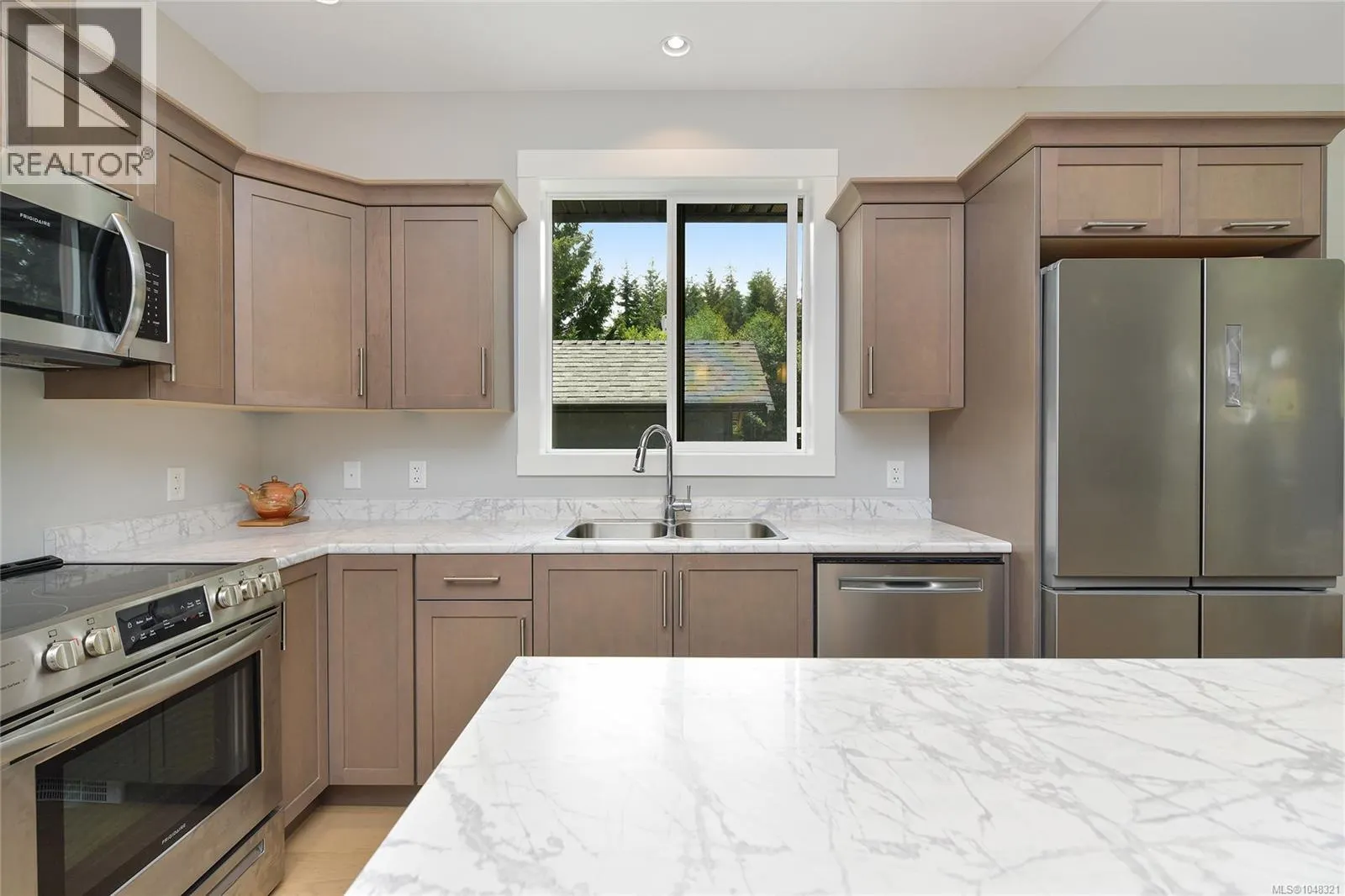 3822 TRAILHEAD Dr