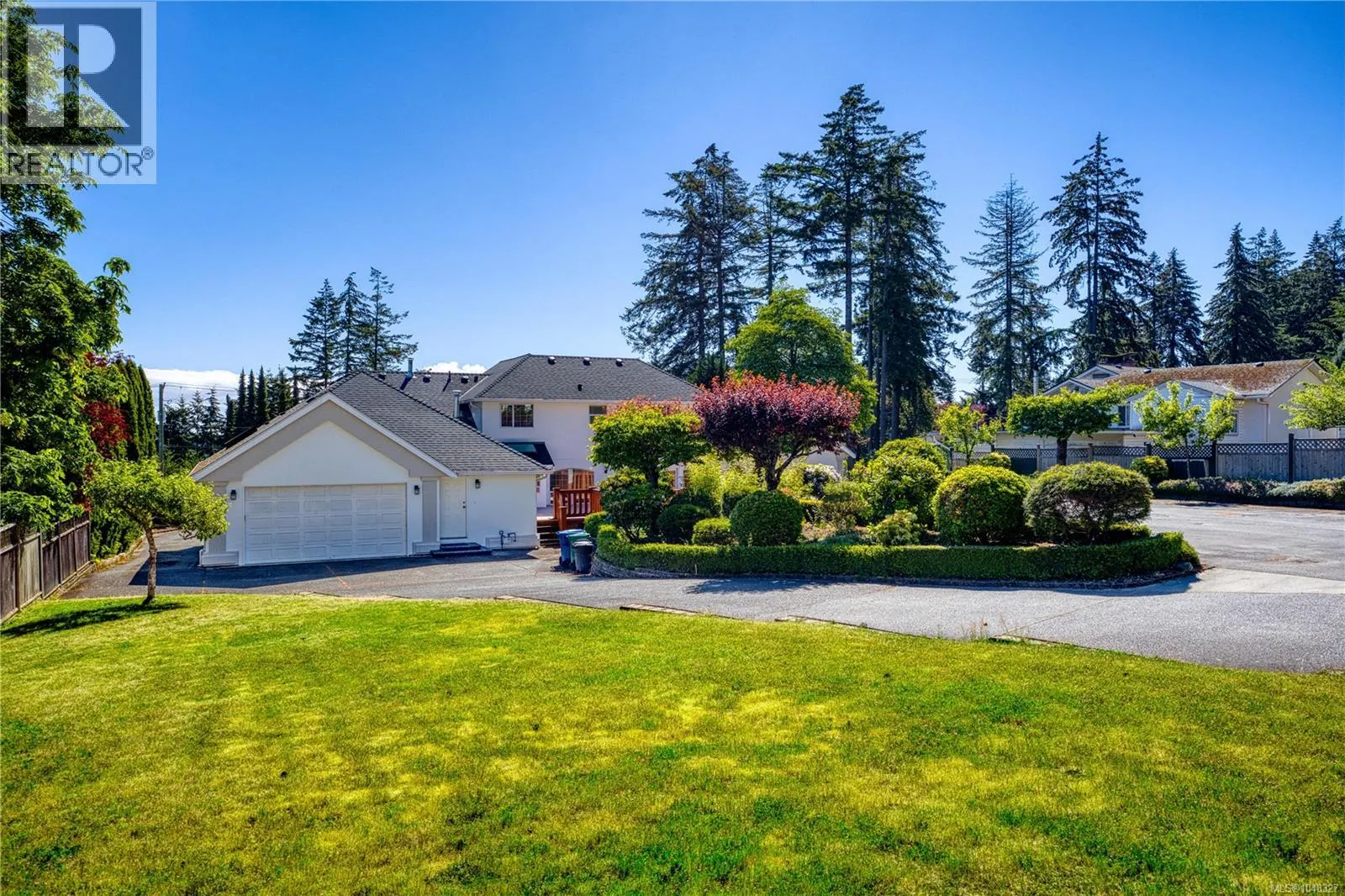 2415 Departure Bay Rd