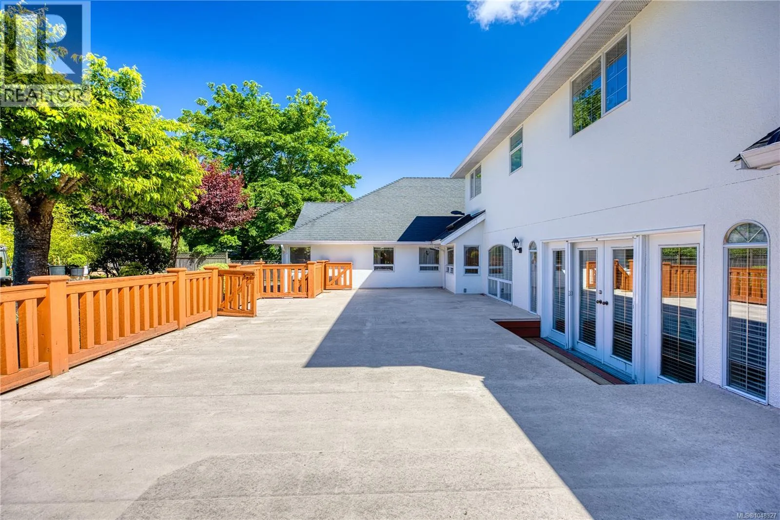 2415 Departure Bay Rd