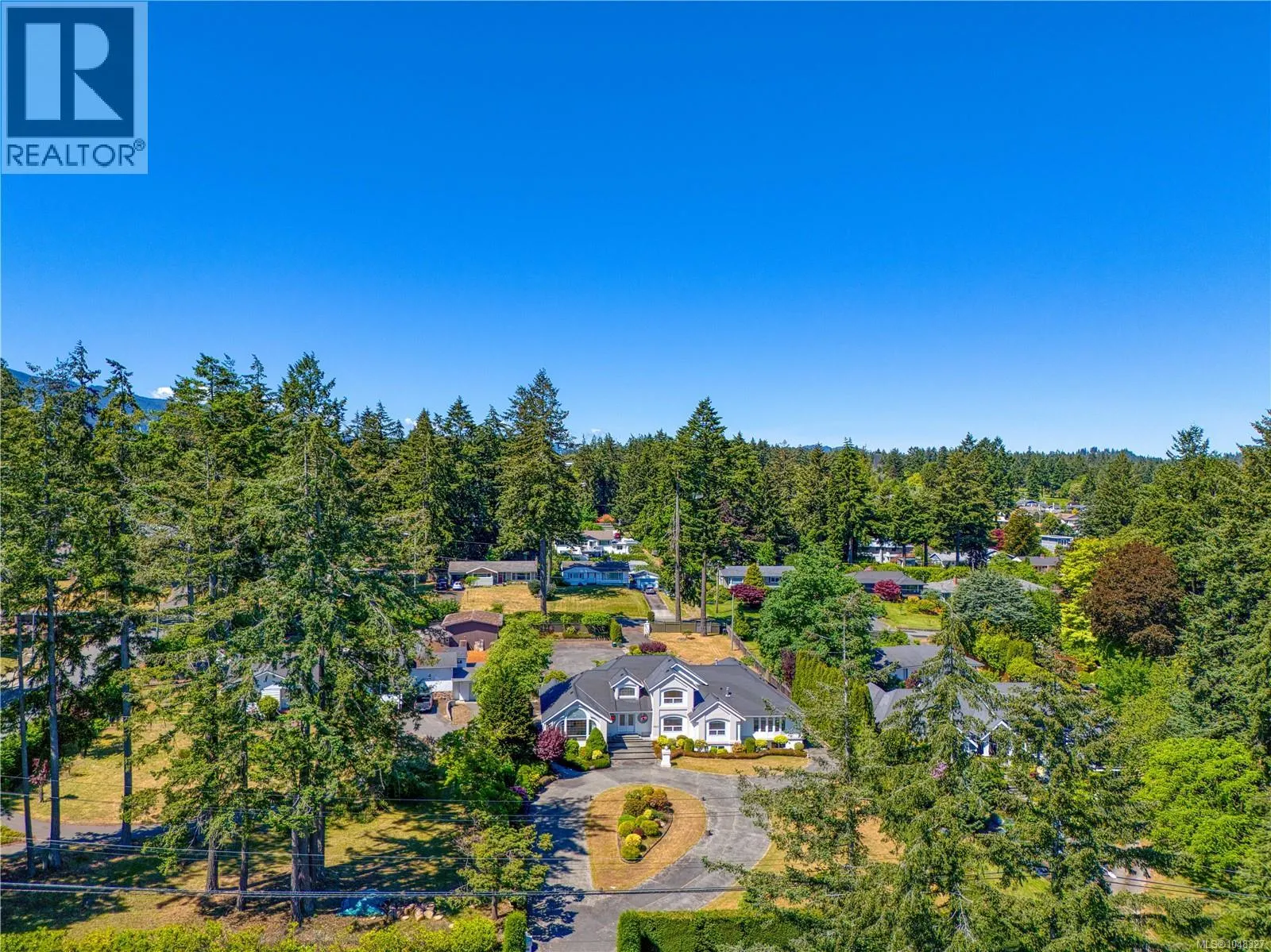 2415 Departure Bay Rd