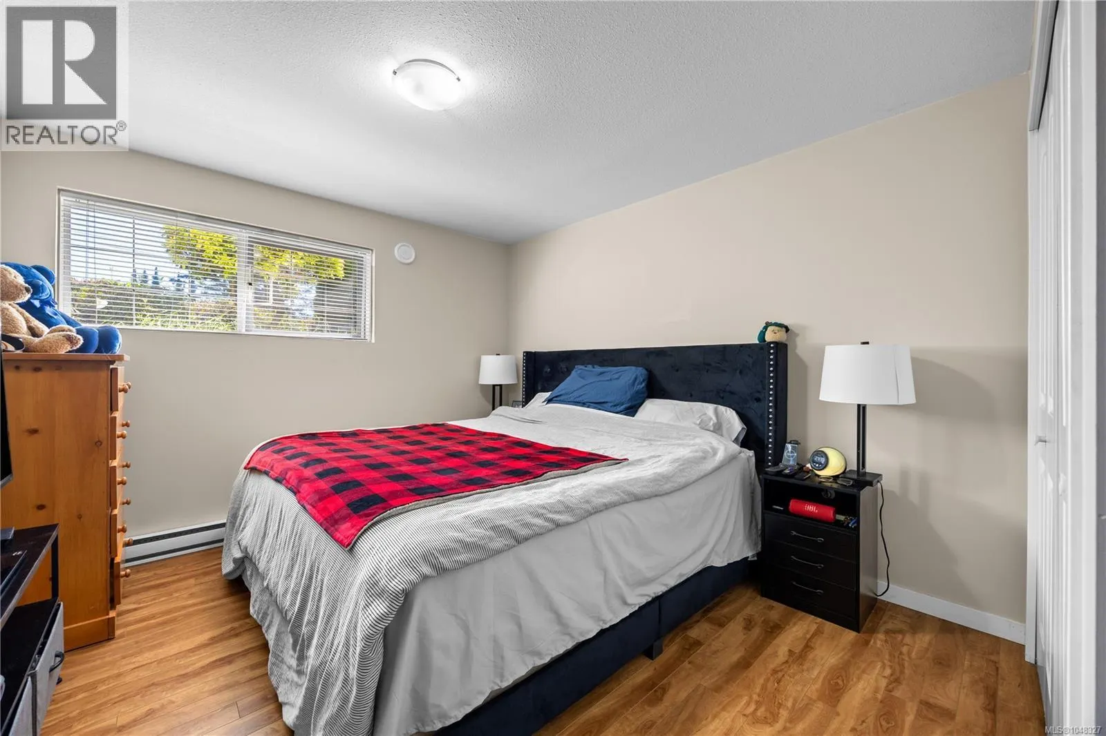 2415 Departure Bay Rd