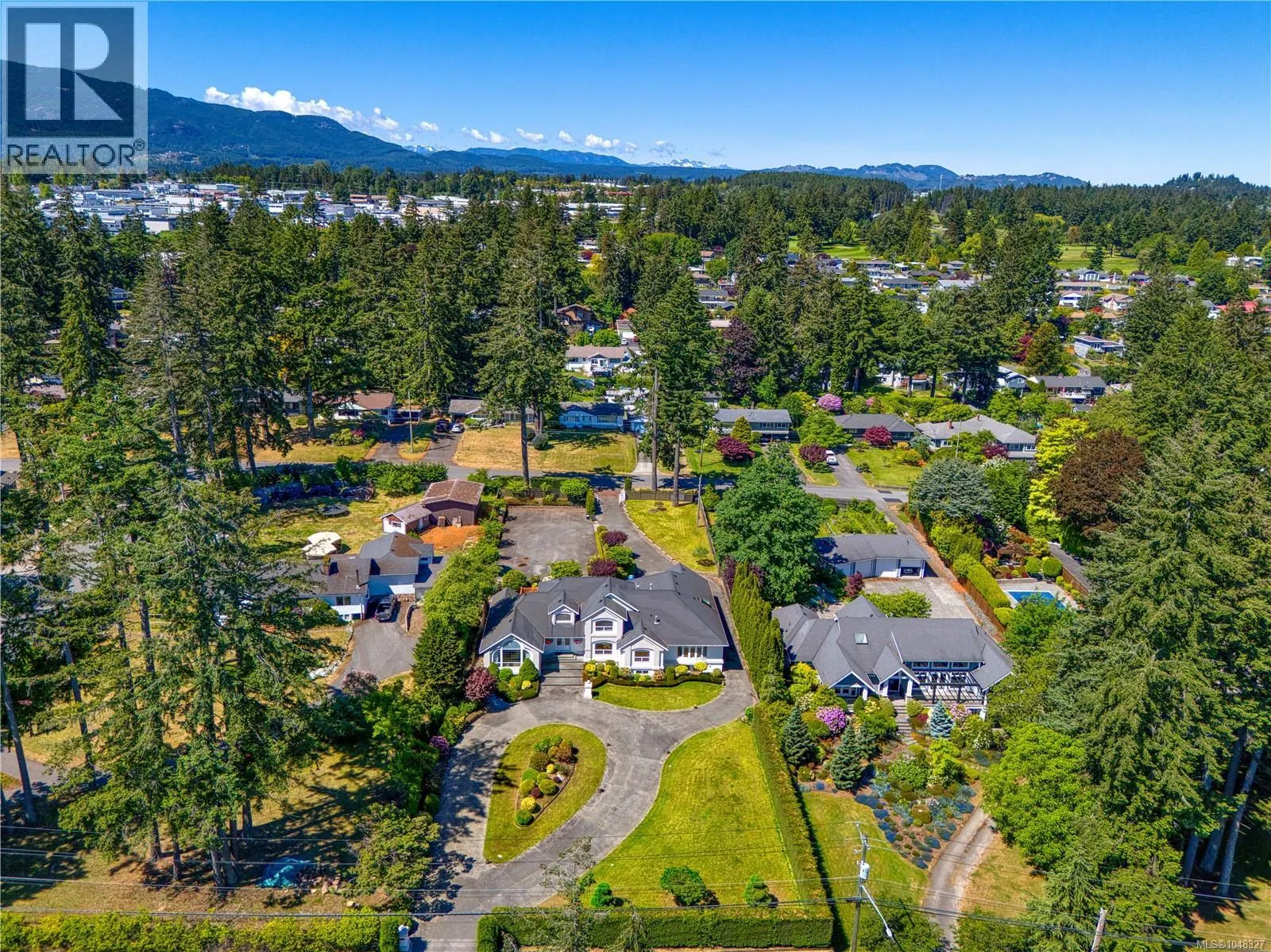 2415 Departure Bay Rd