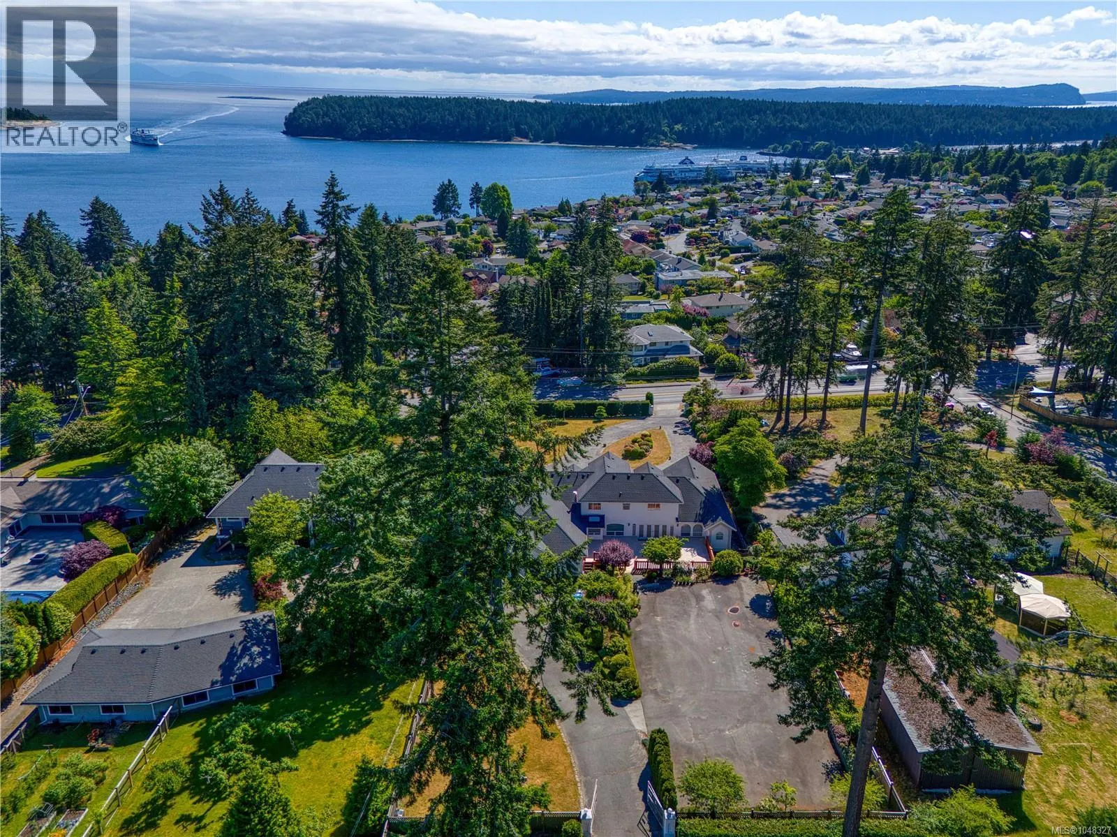 2415 Departure Bay Rd