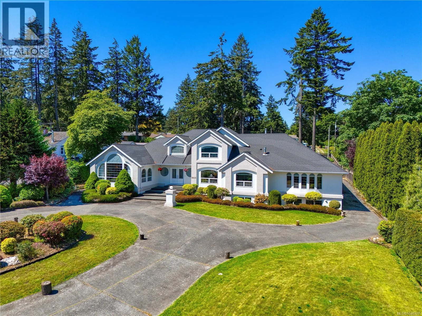 2415 Departure Bay Rd