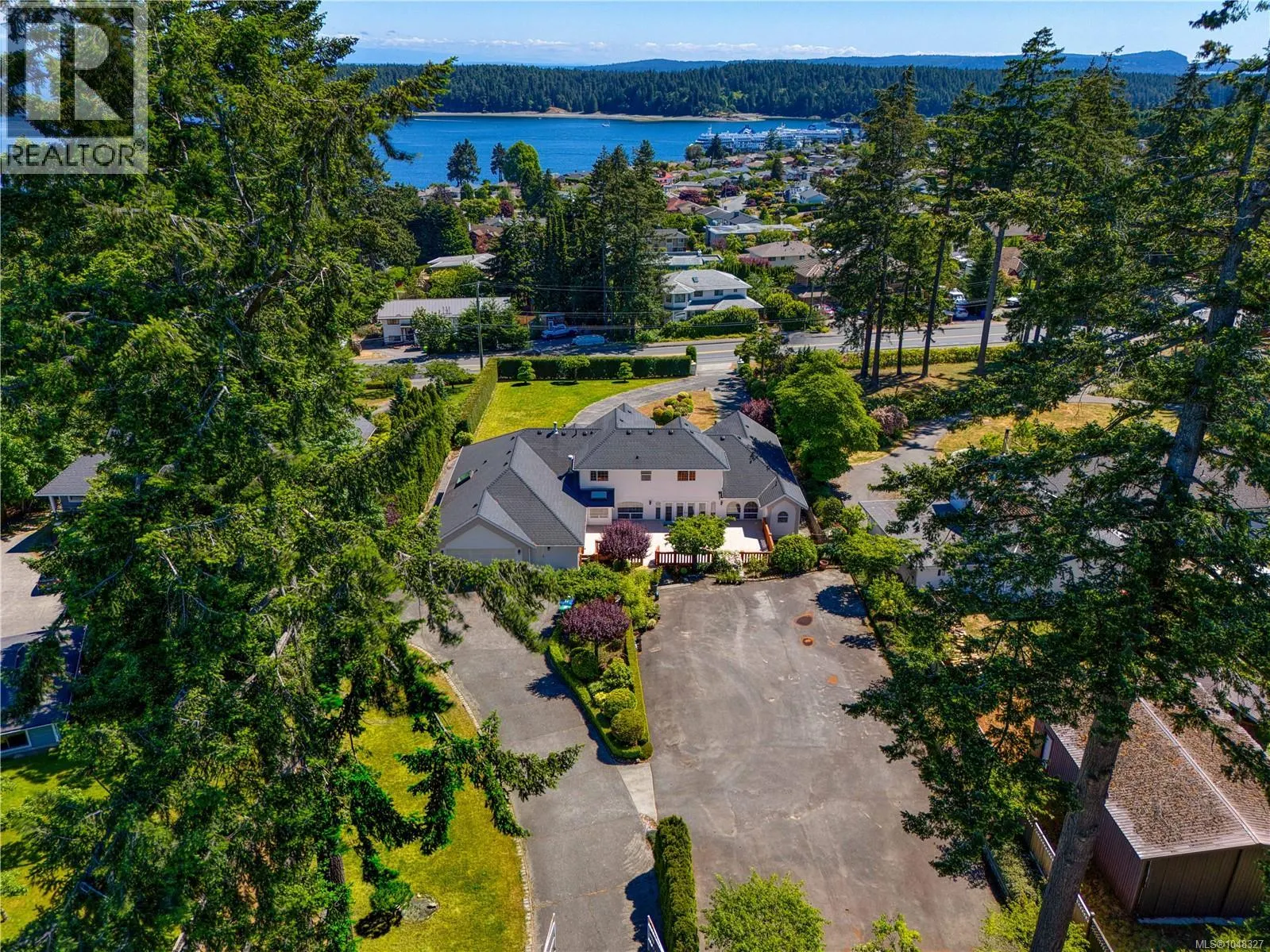 2415 Departure Bay Rd