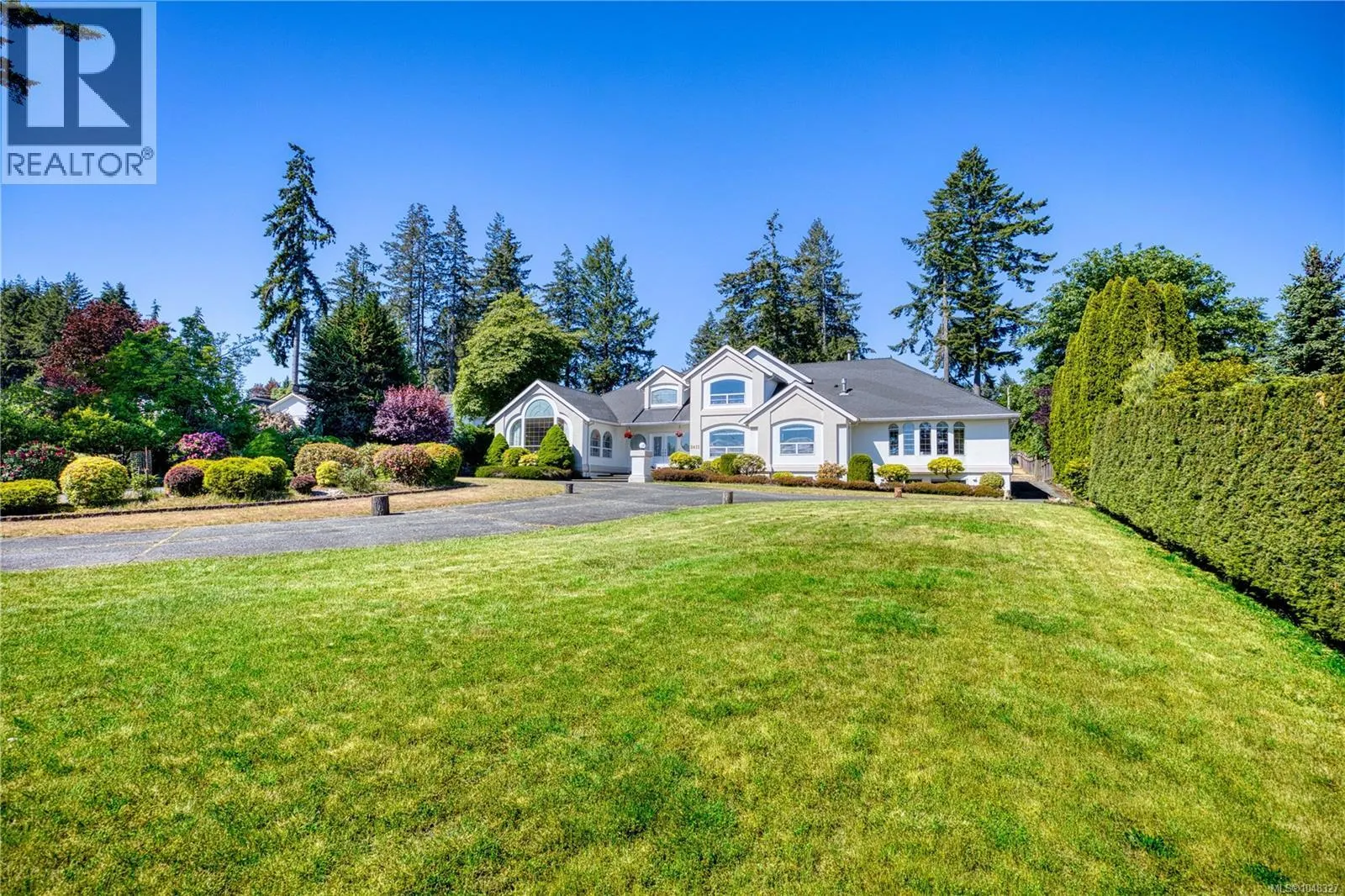 2415 Departure Bay Rd