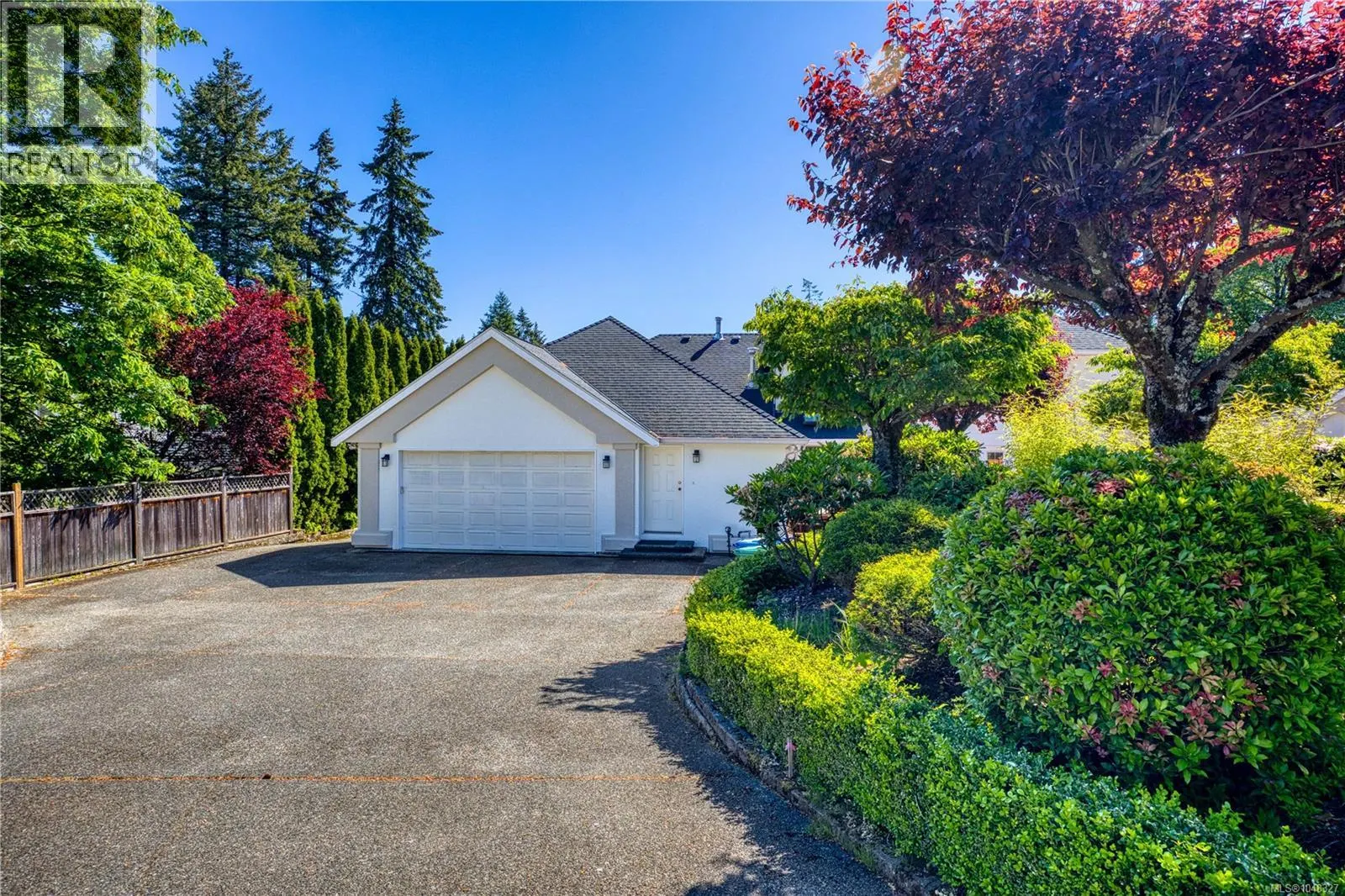 2415 Departure Bay Rd
