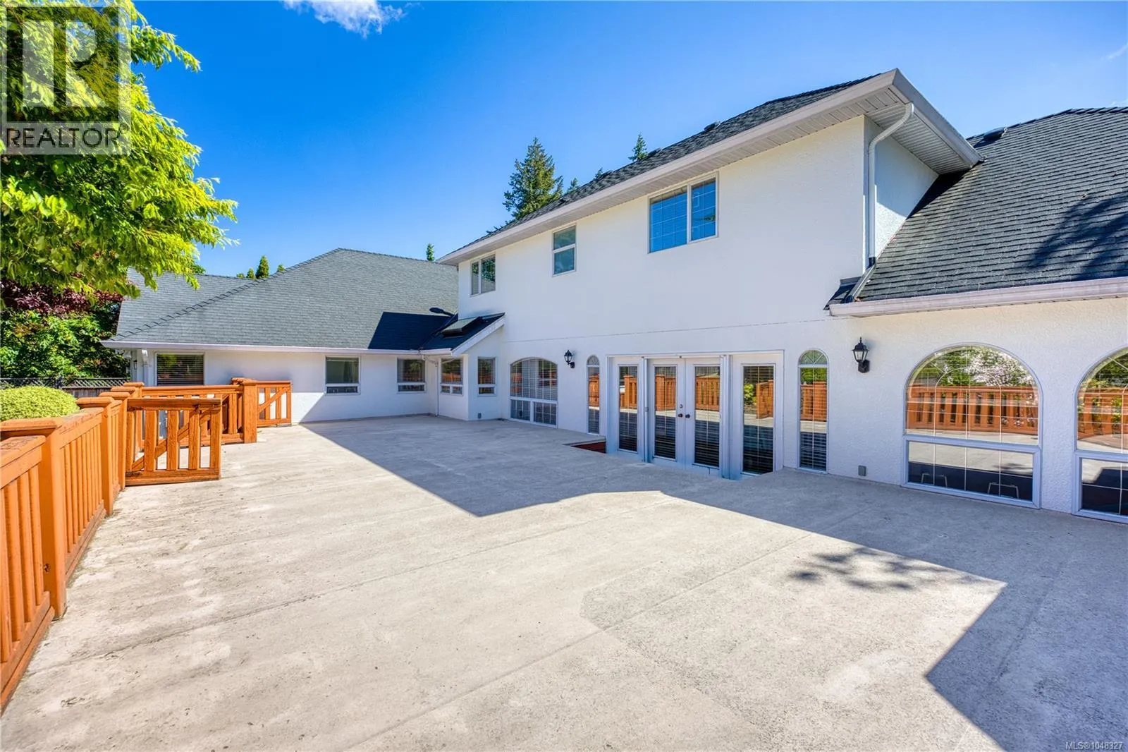 2415 Departure Bay Rd