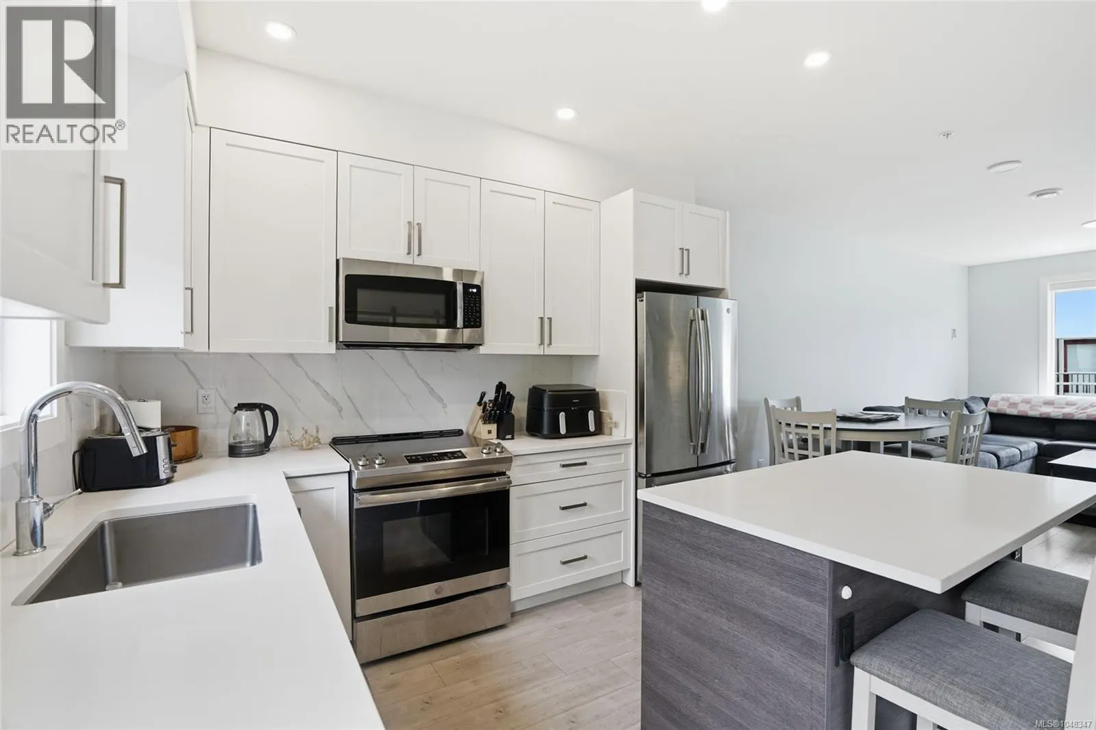 104 1726 Kerrisdale Rd