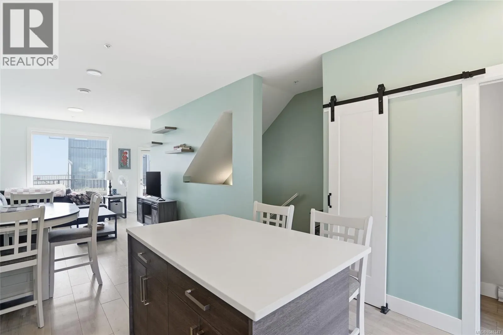 104 1726 Kerrisdale Rd
