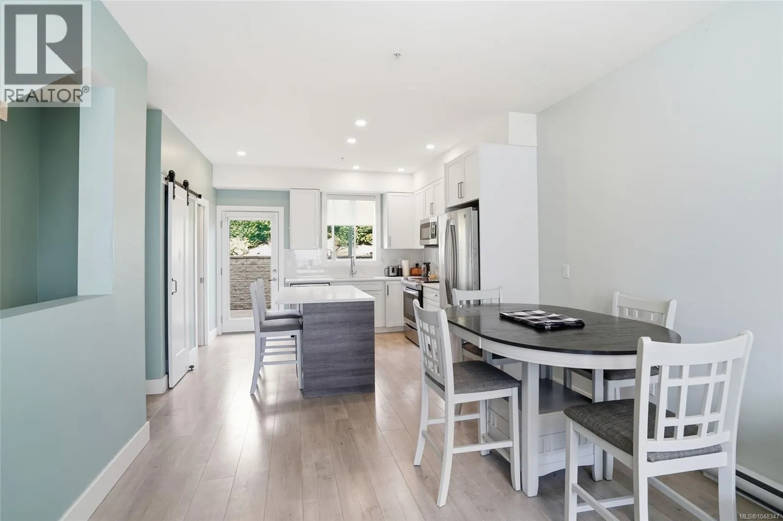 104 1726 Kerrisdale Rd