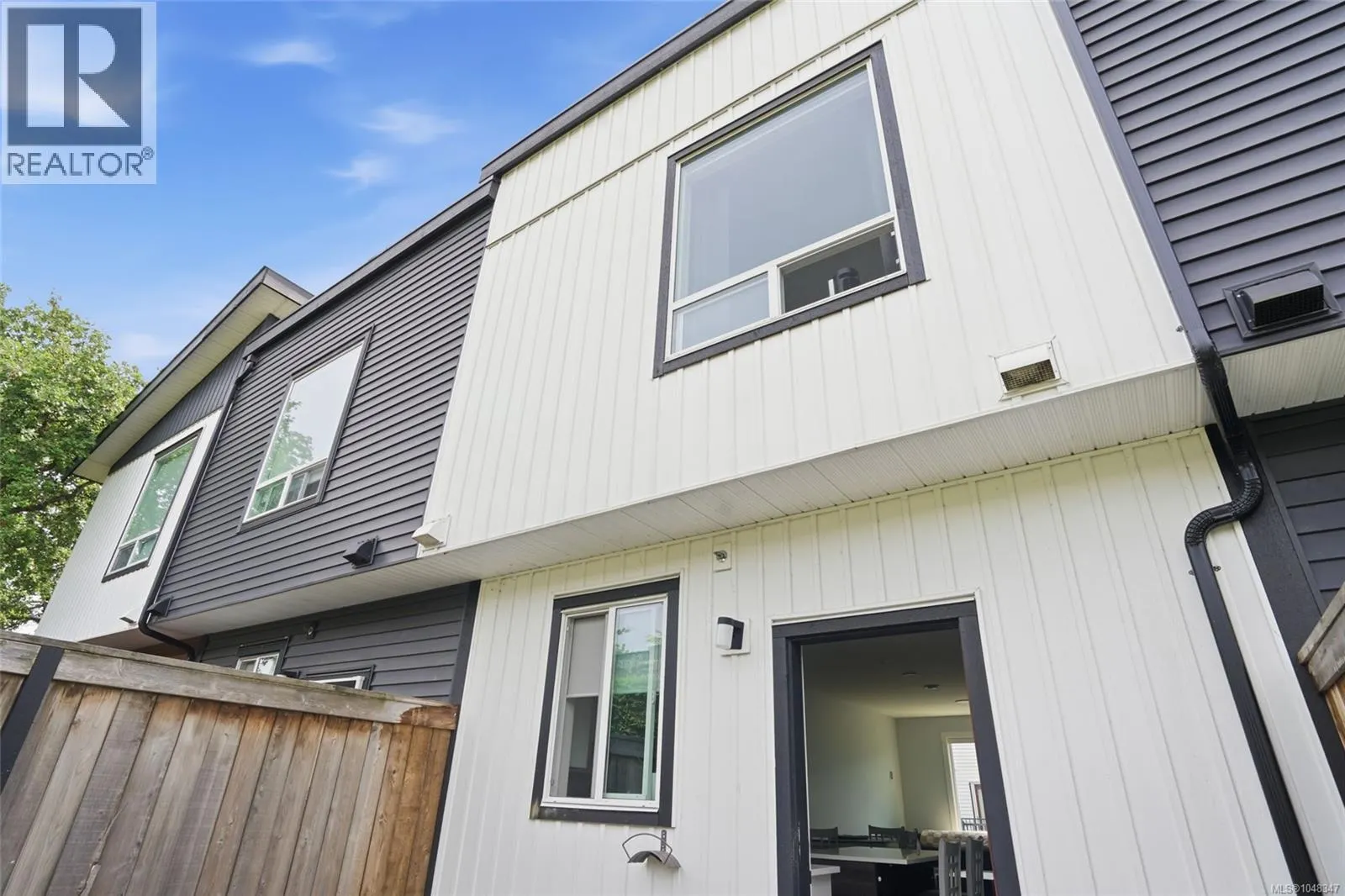 104 1726 Kerrisdale Rd