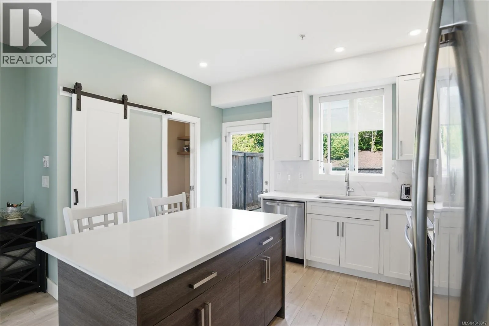 104 1726 Kerrisdale Rd