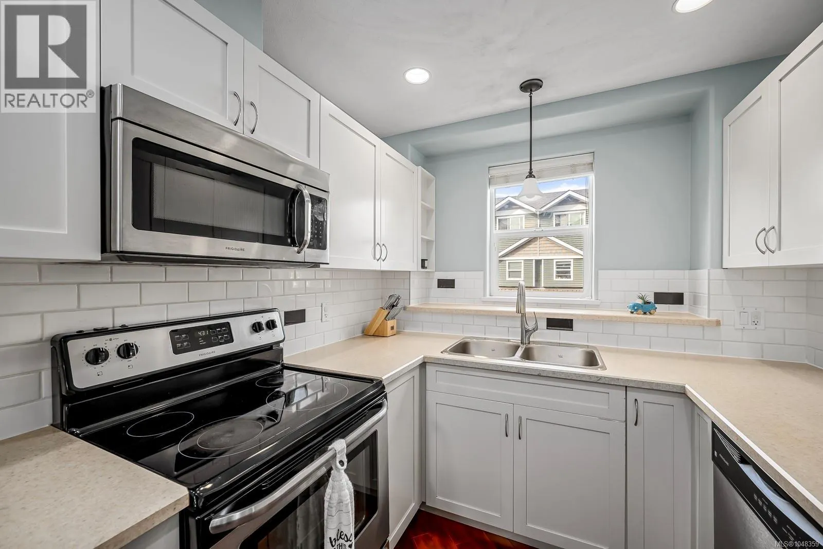 105 170 Centennial Dr