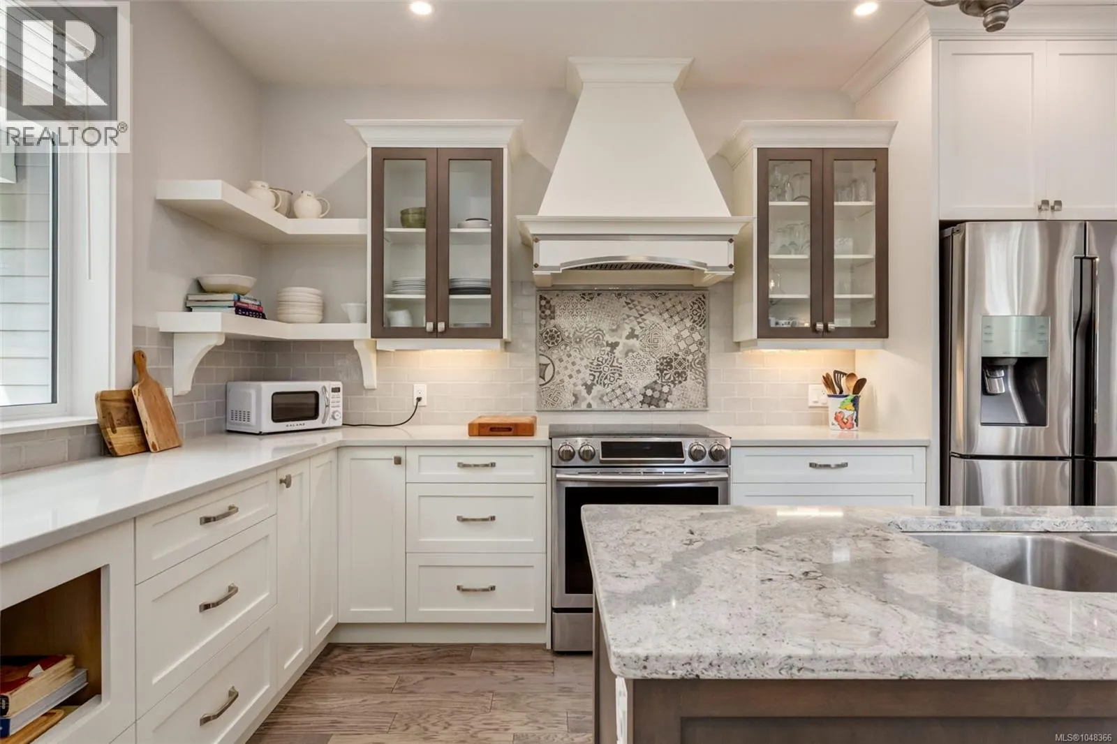 3112 Dolphin Dr