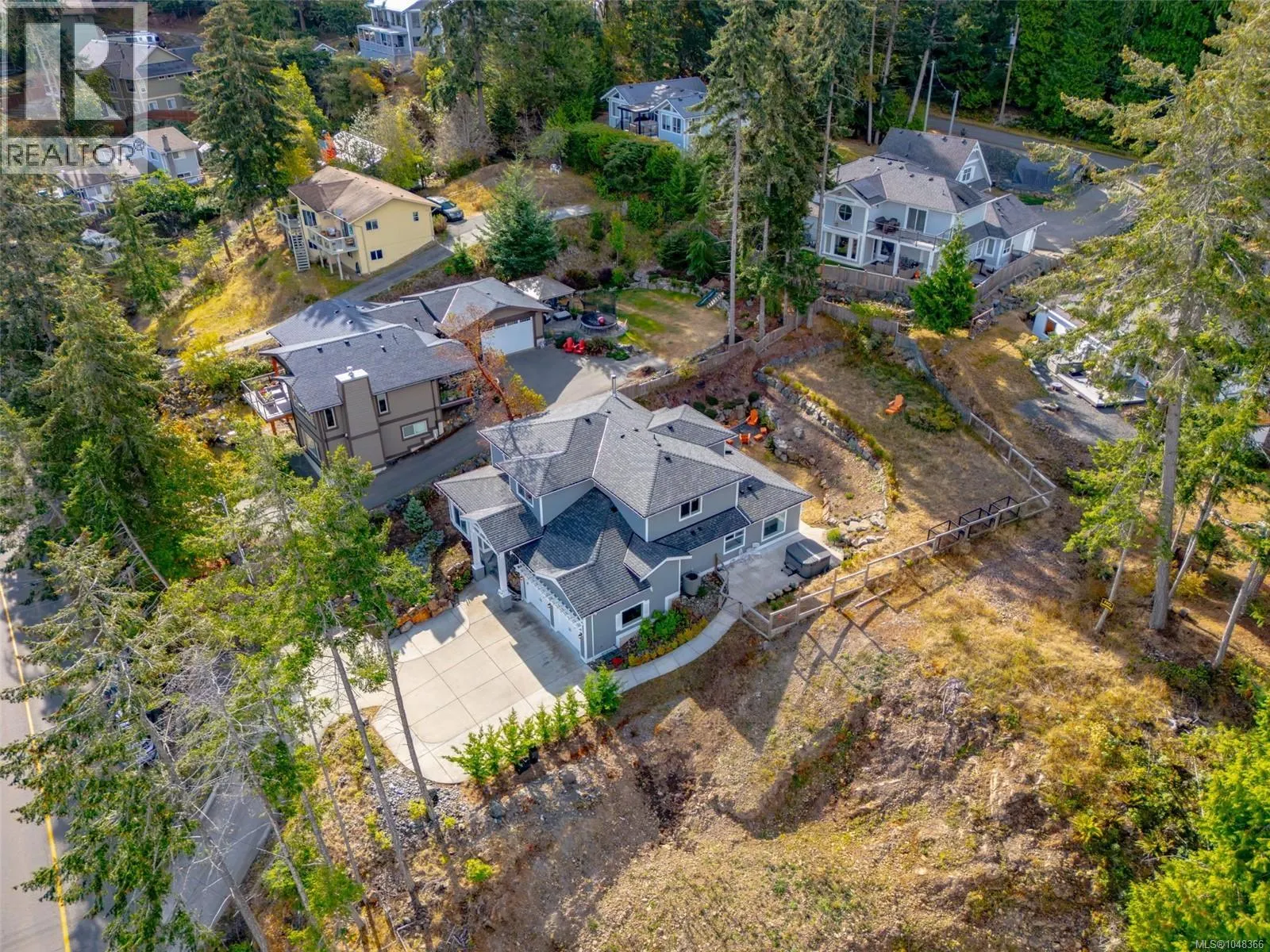 3112 Dolphin Dr