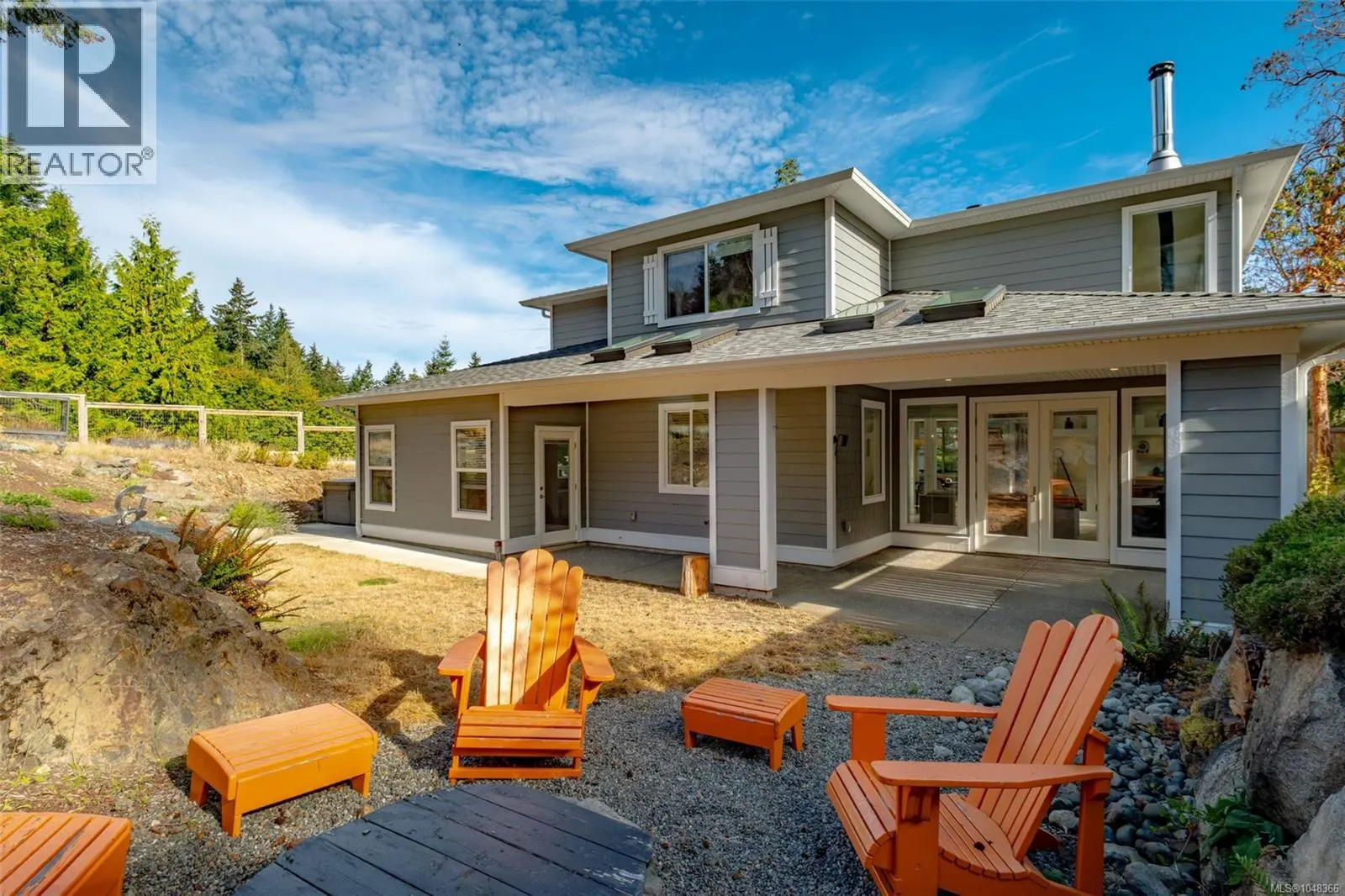 3112 Dolphin Dr