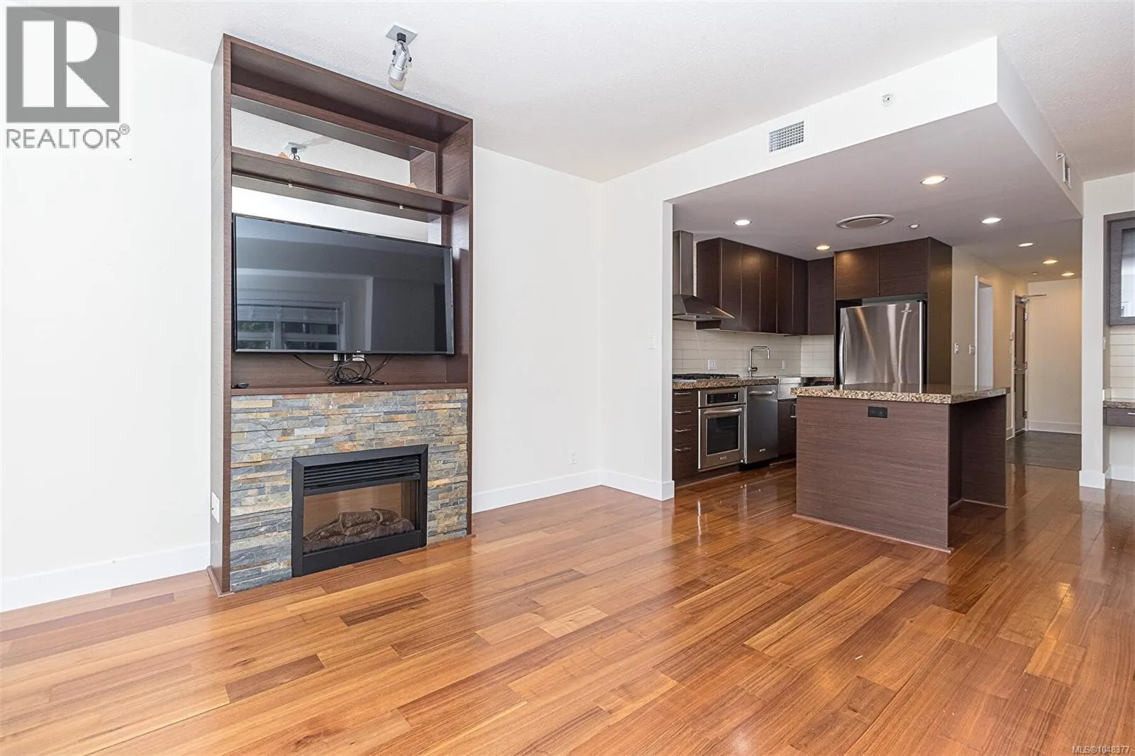 301 1400 Lynburne Pl