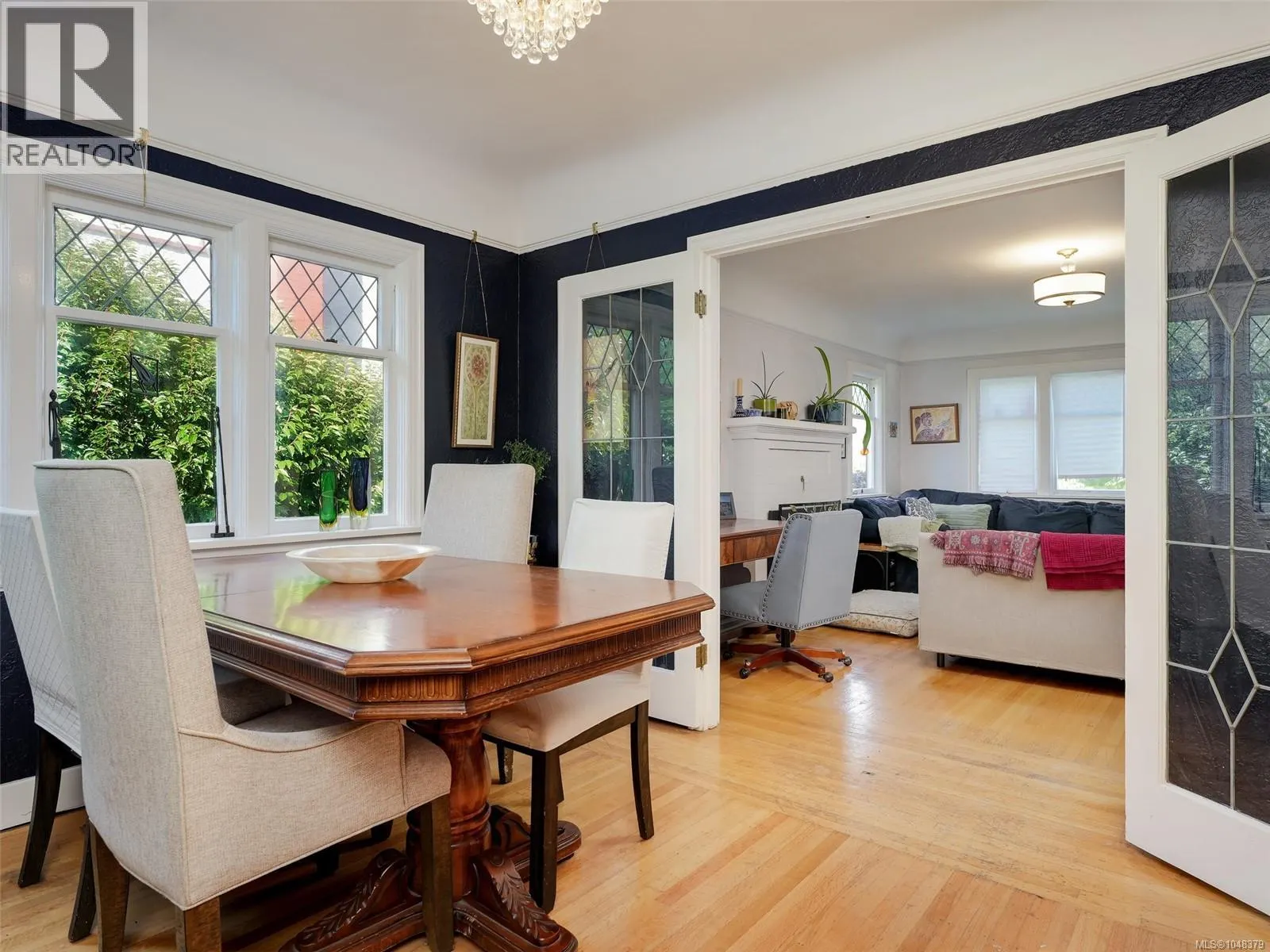 2633 Orchard Ave