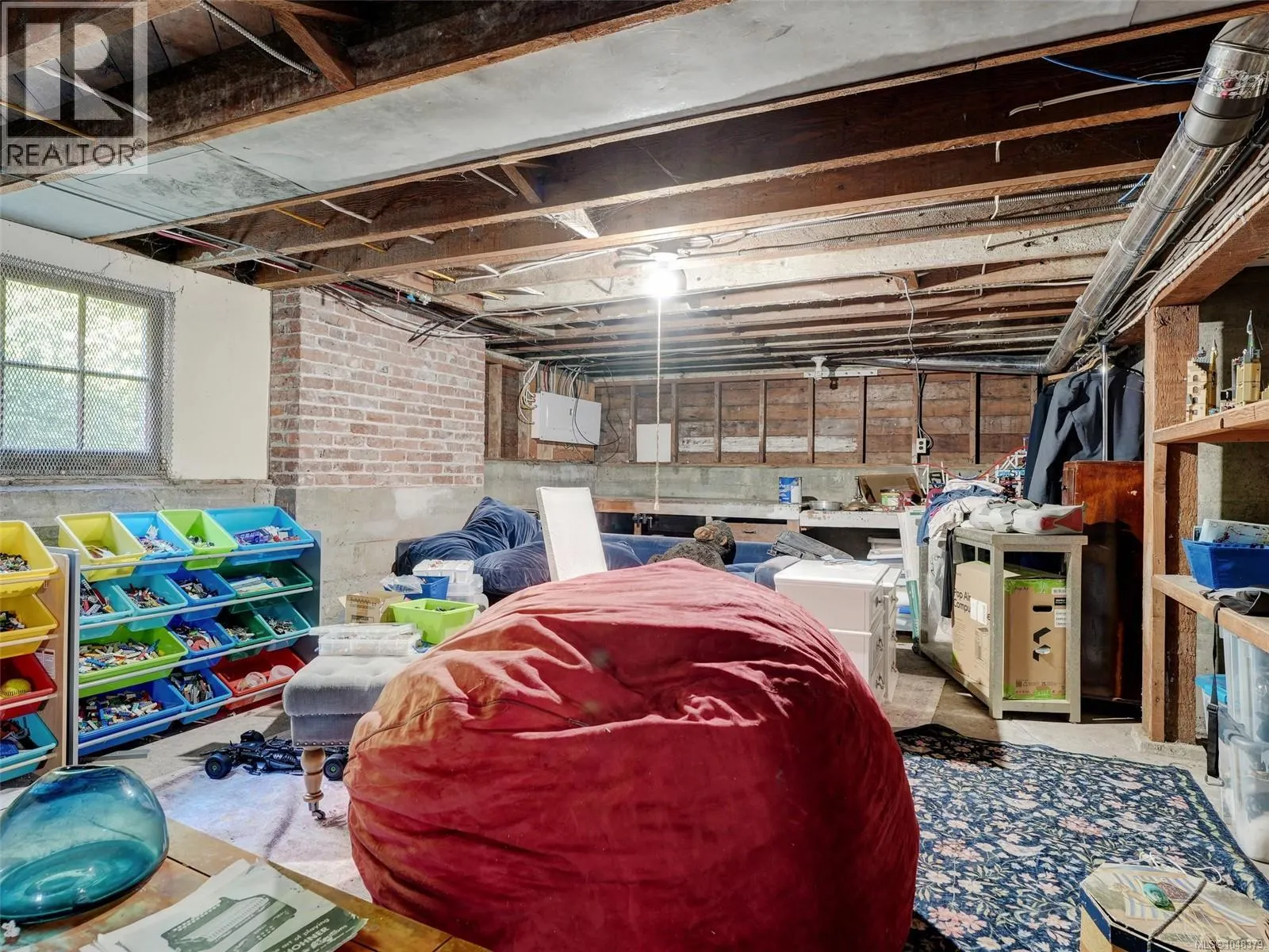 2633 Orchard Ave