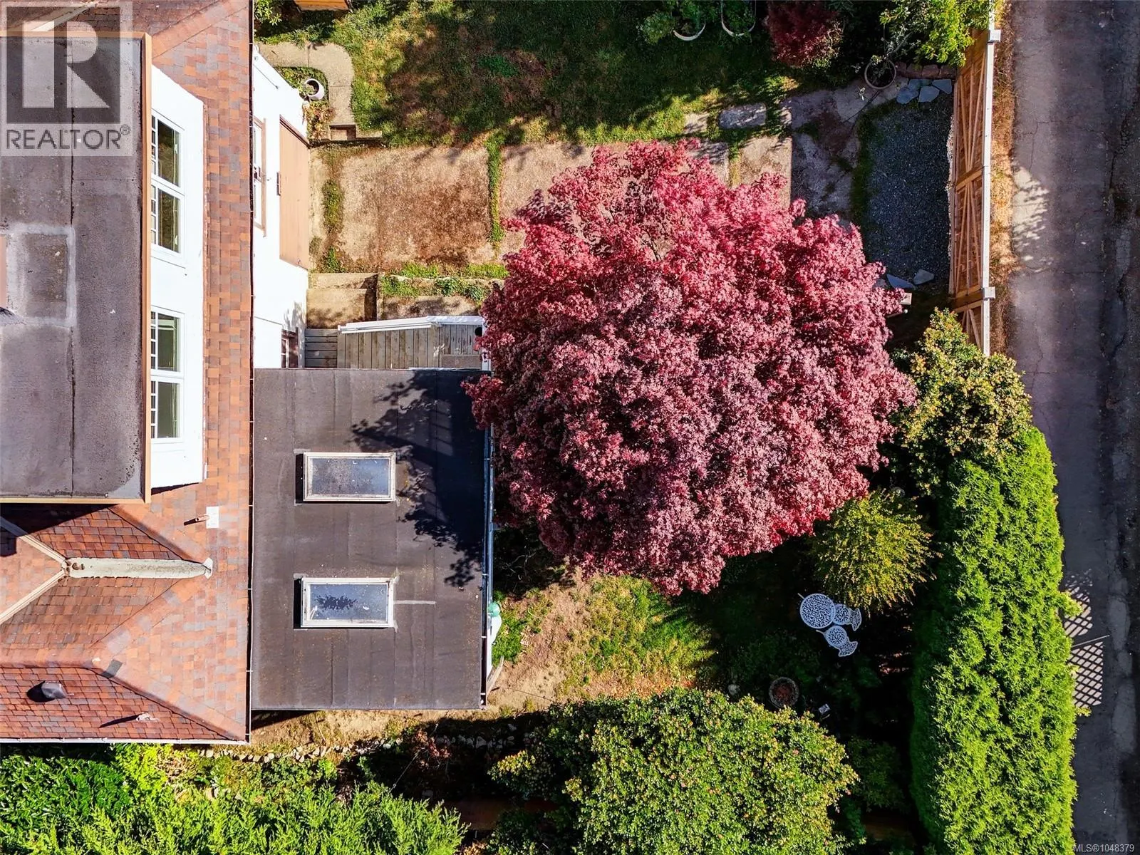 2633 Orchard Ave