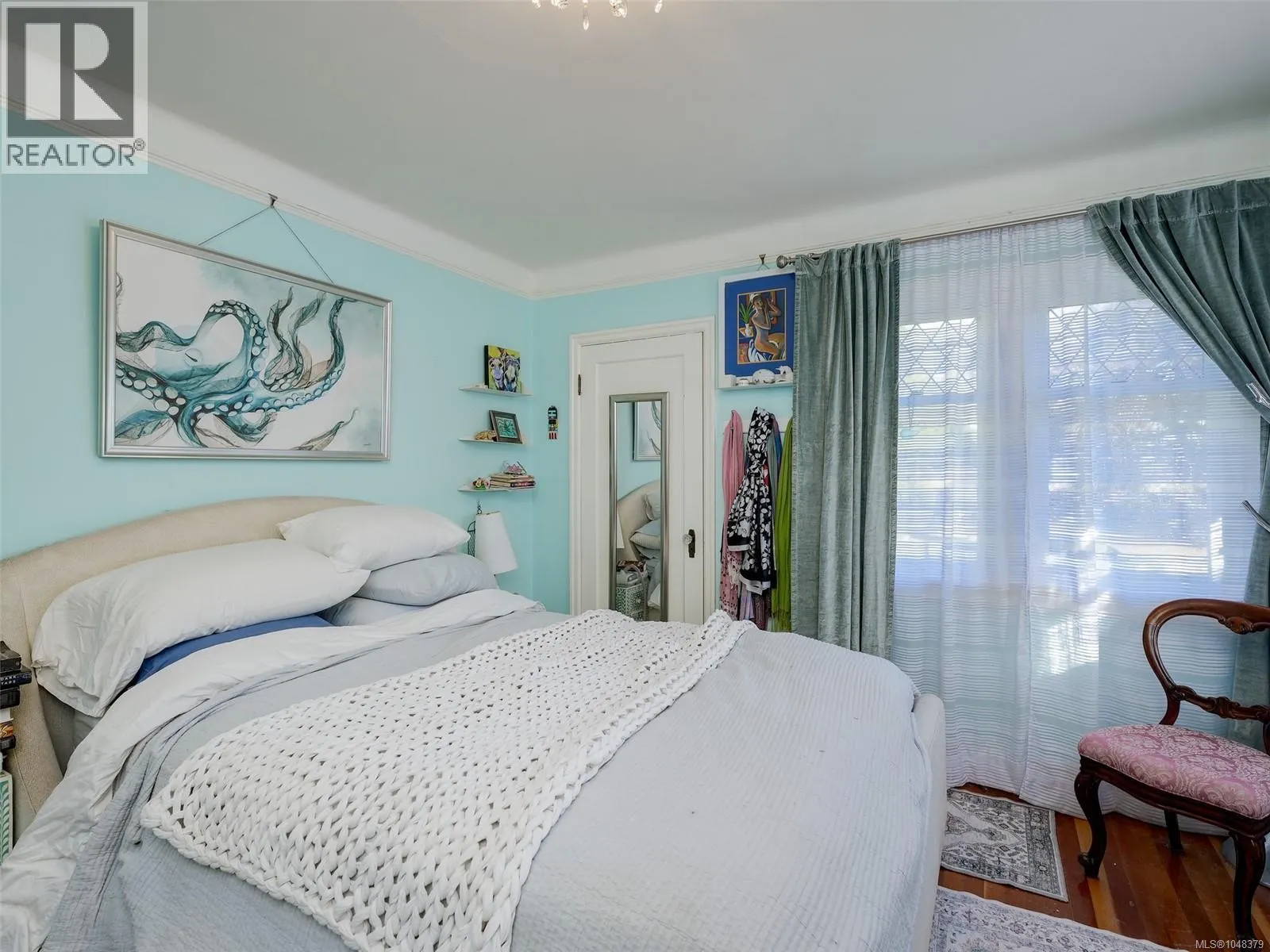 2633 Orchard Ave
