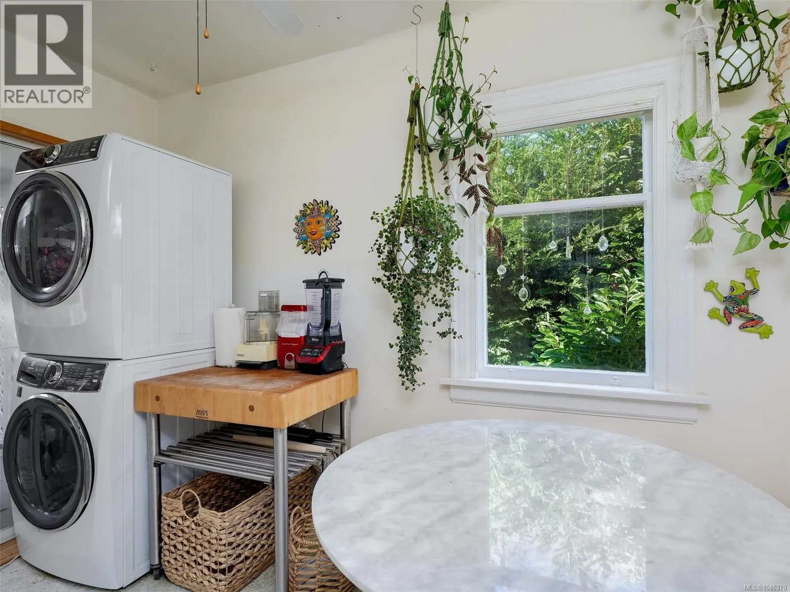 2633 Orchard Ave