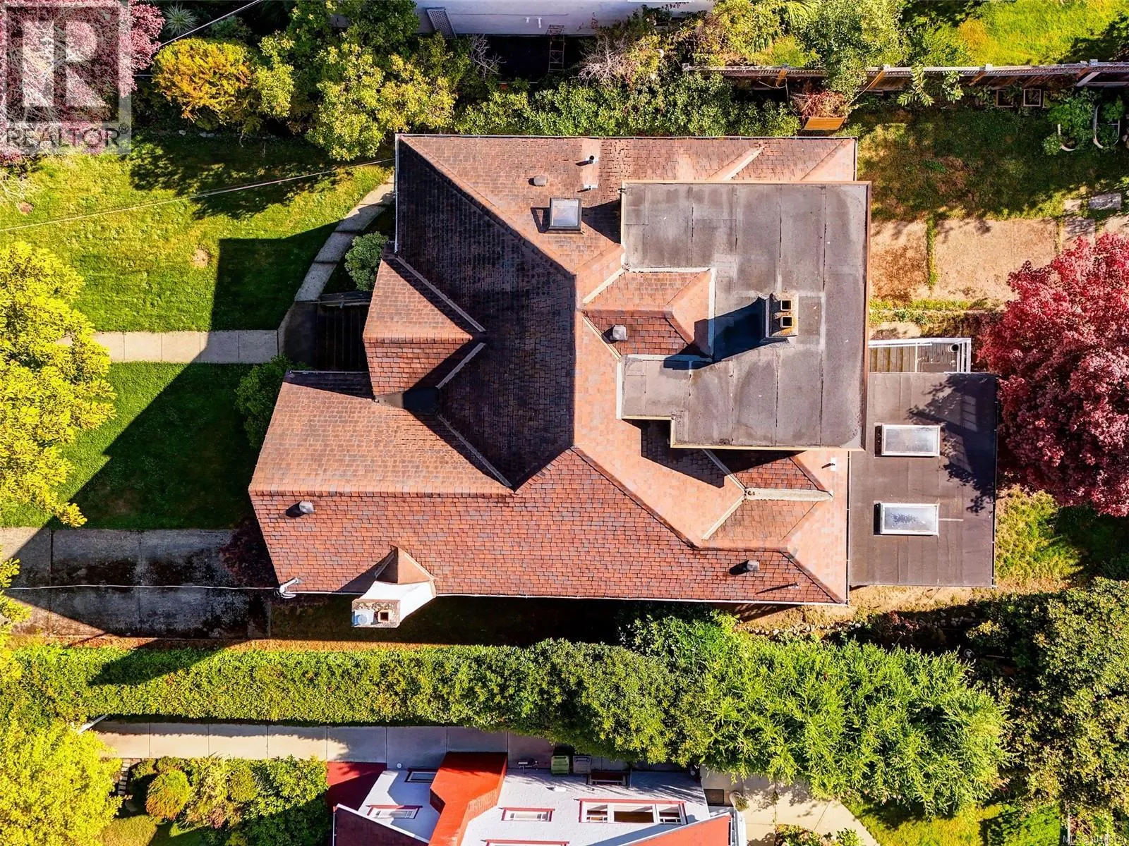 2633 Orchard Ave
