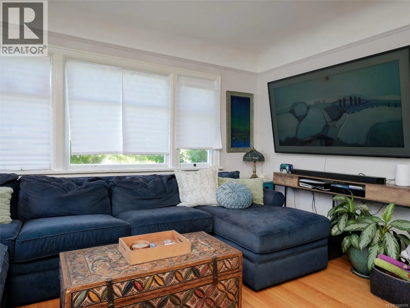 2633 Orchard Ave