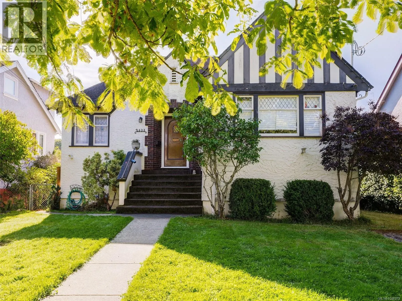 2633 Orchard Ave