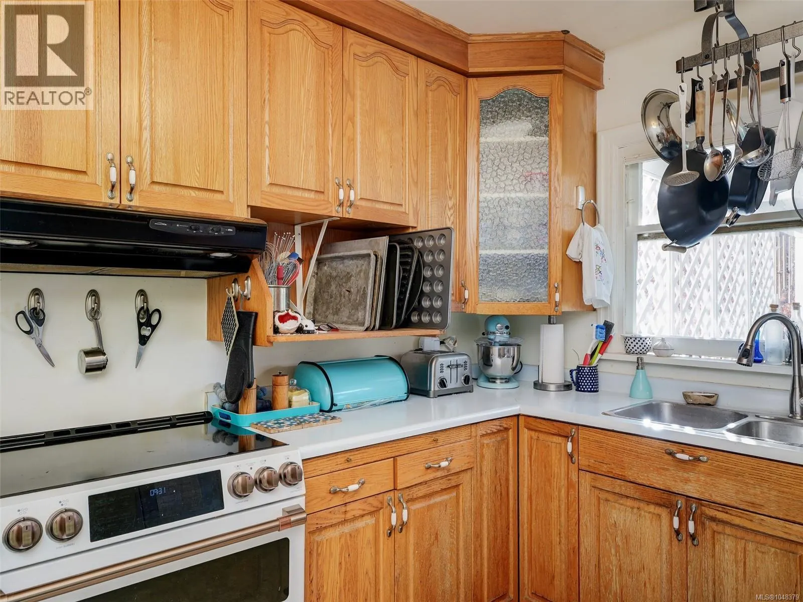 2633 Orchard Ave