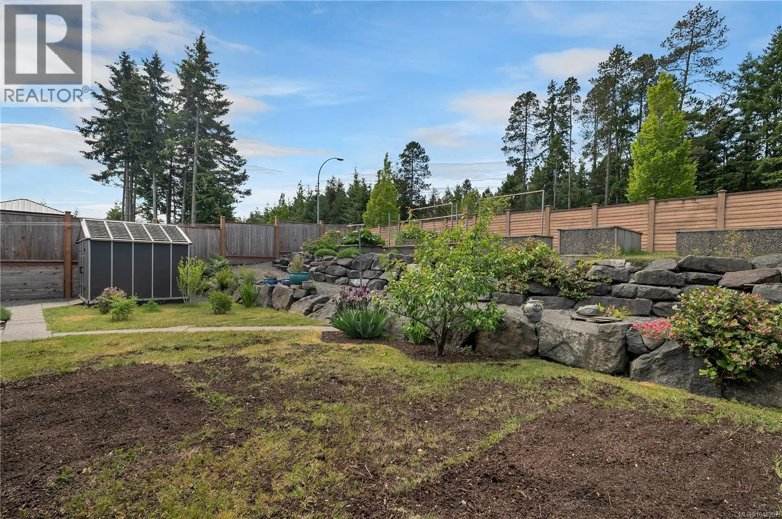 885 Timberline Dr