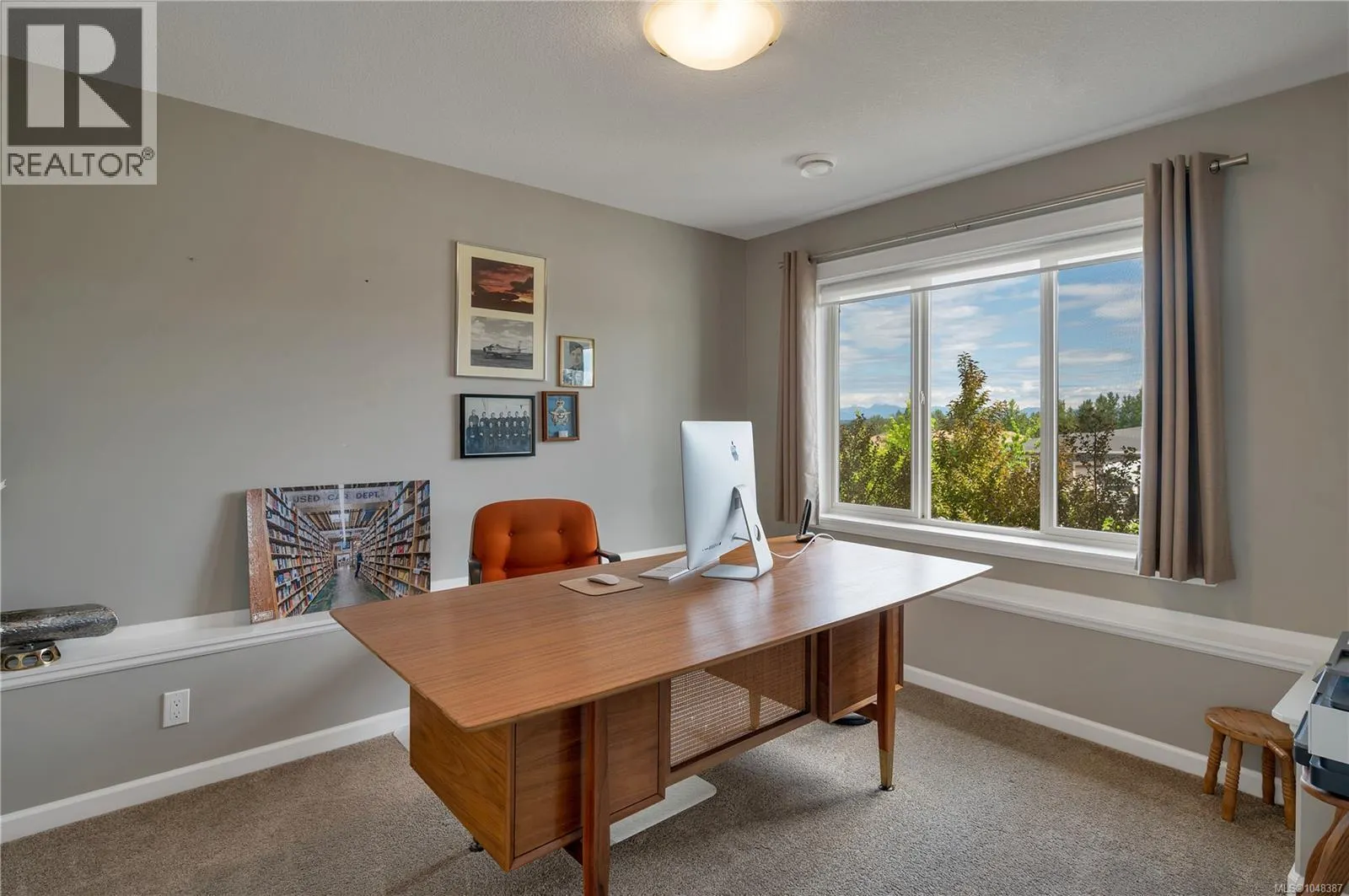 885 Timberline Dr